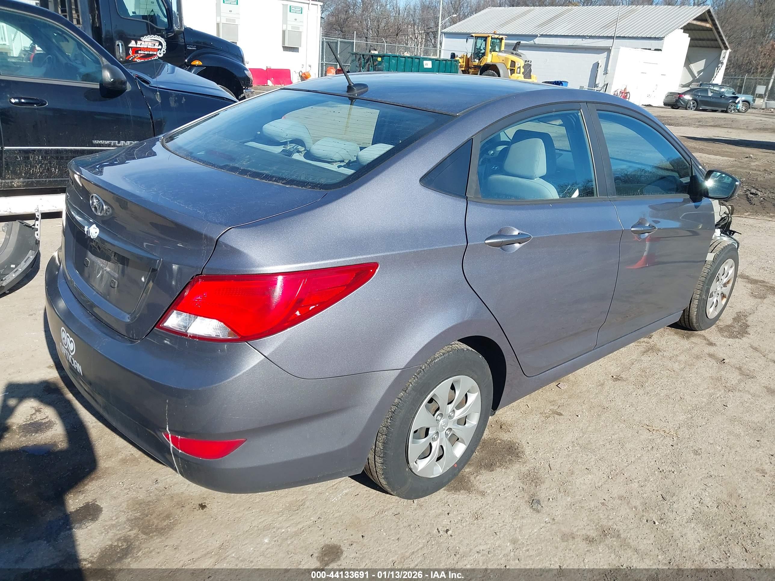 HYUNDAI ACCENT image 4