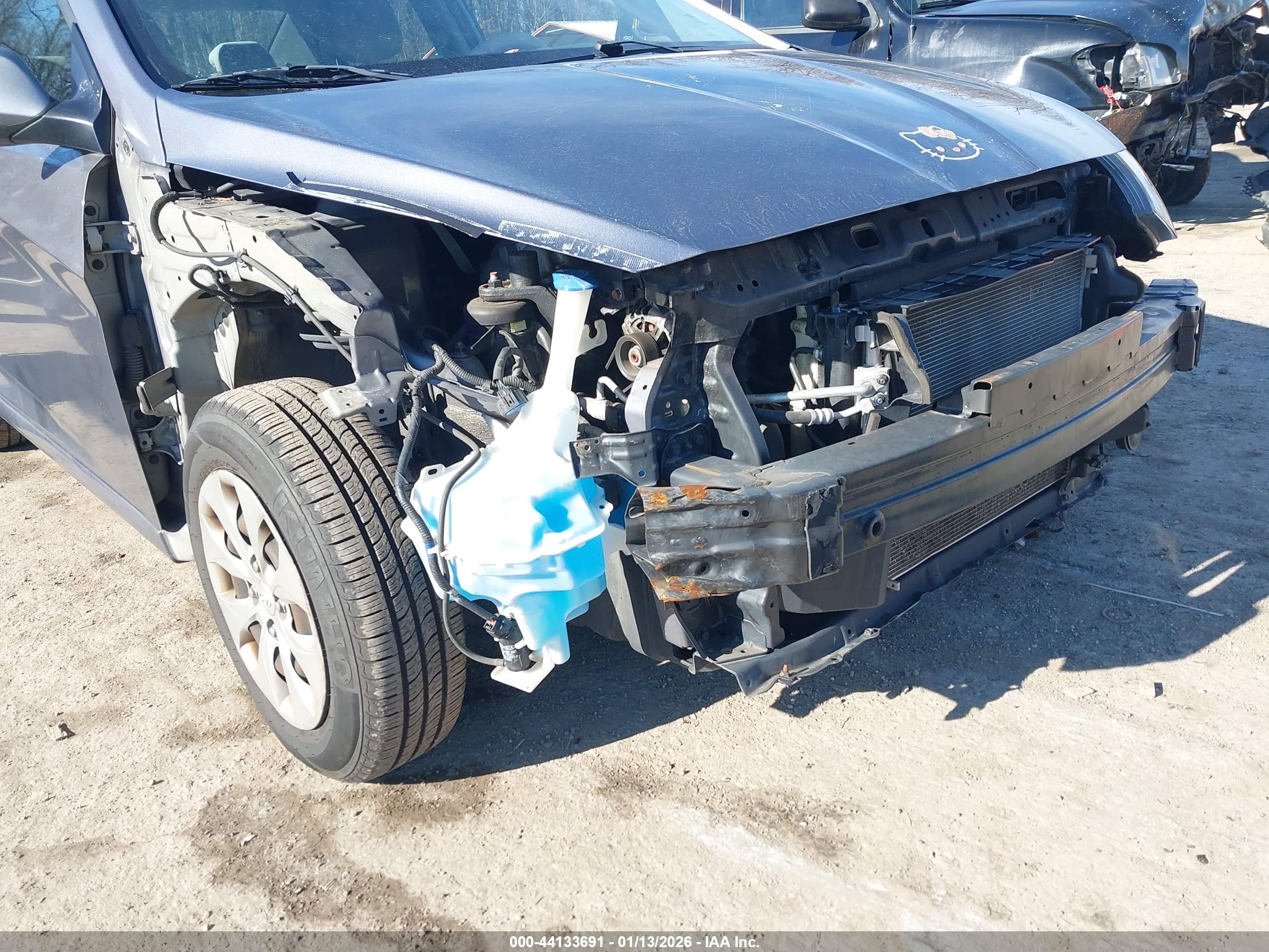HYUNDAI ACCENT image 6