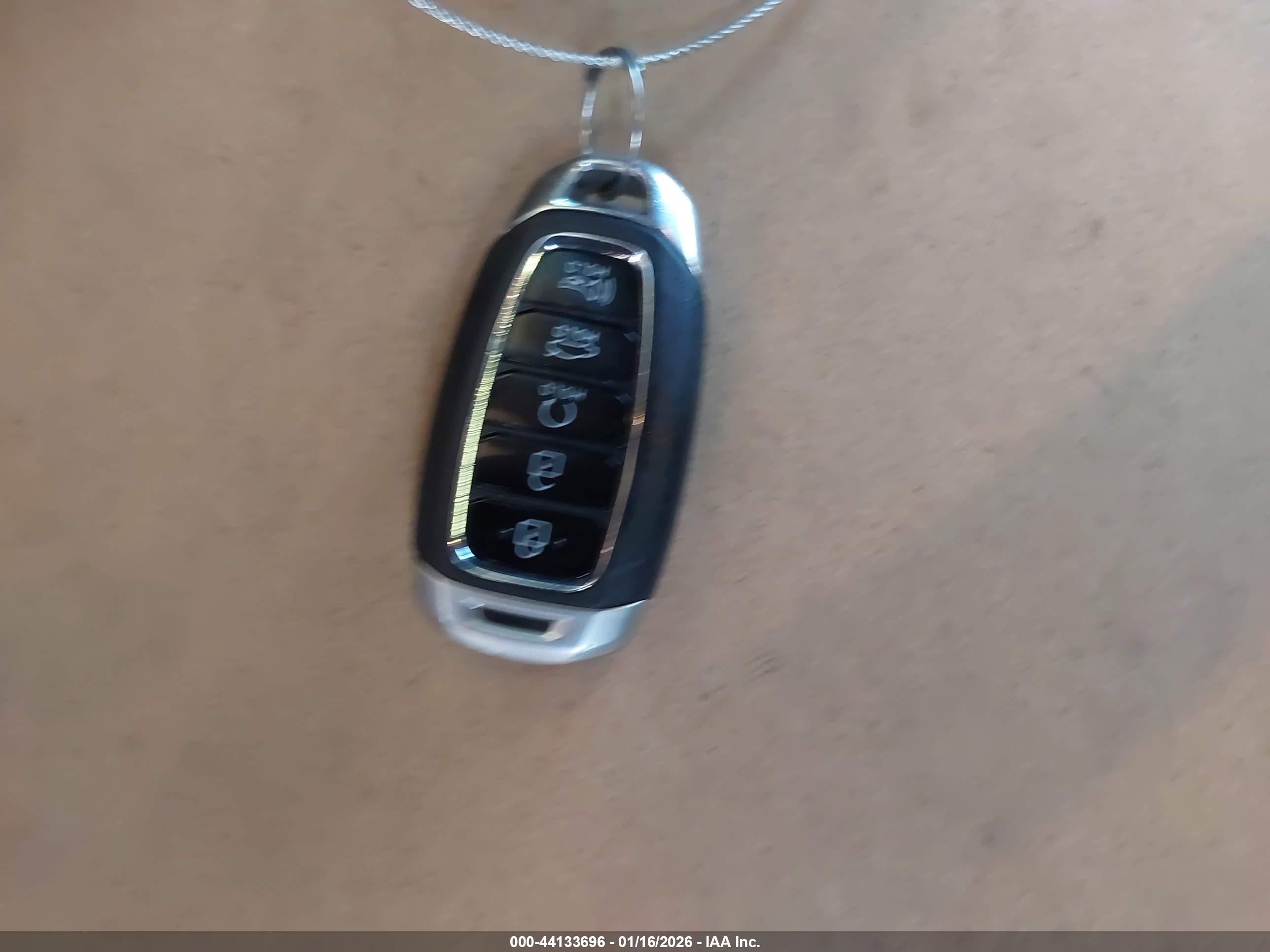 HYUNDAI ELANTRA image 11