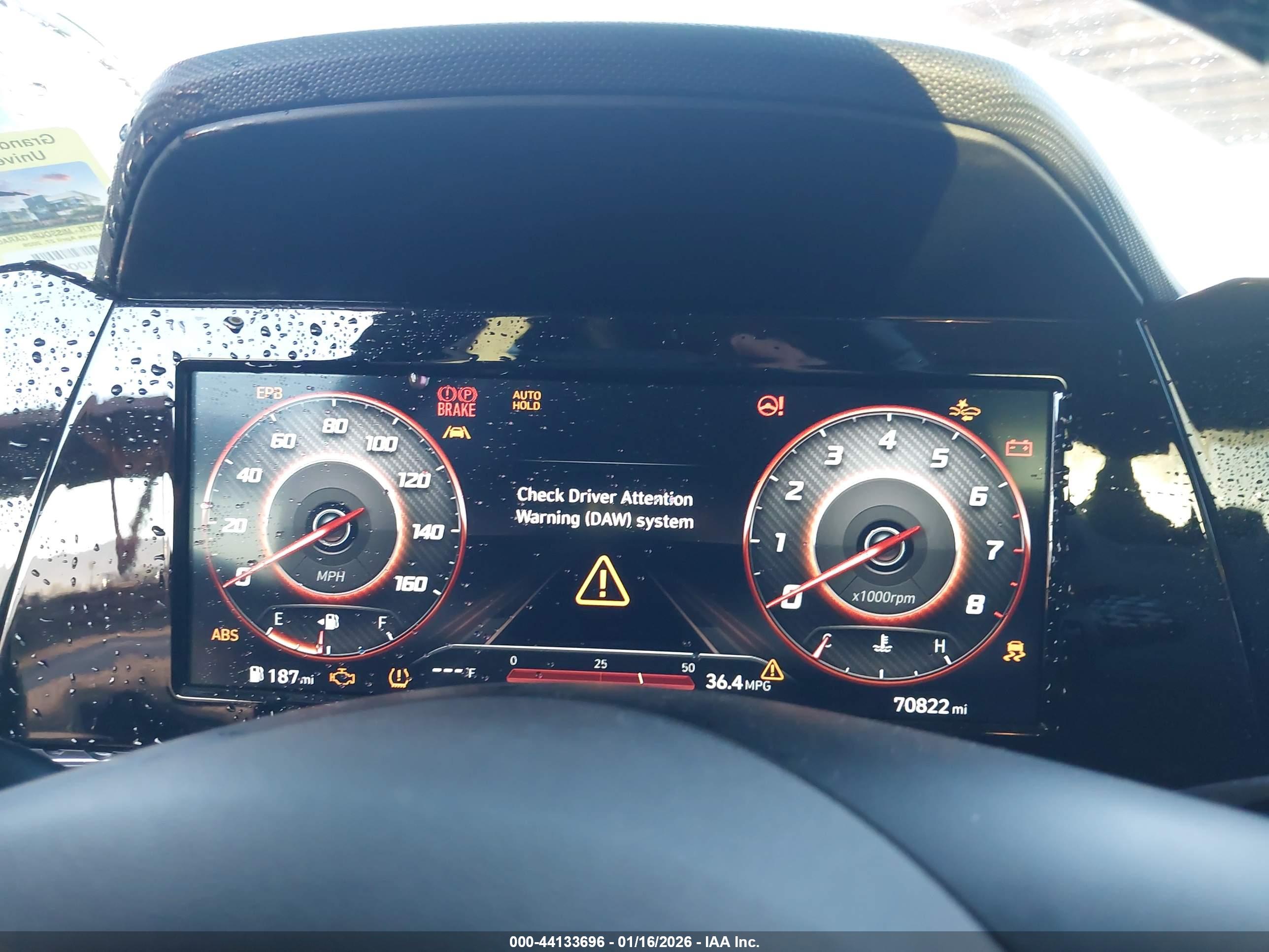 HYUNDAI ELANTRA image 7