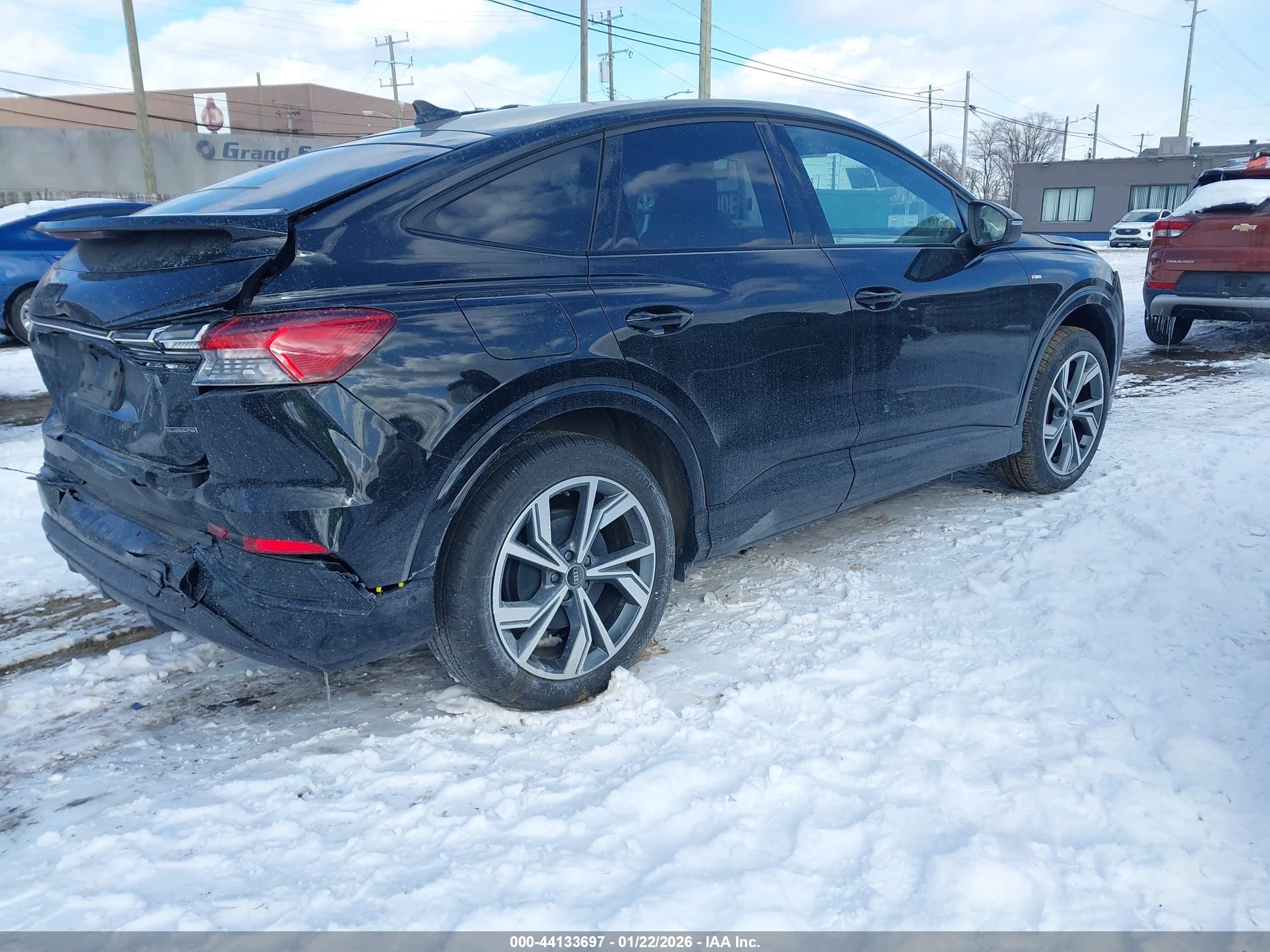 AUDI Q4 image 4