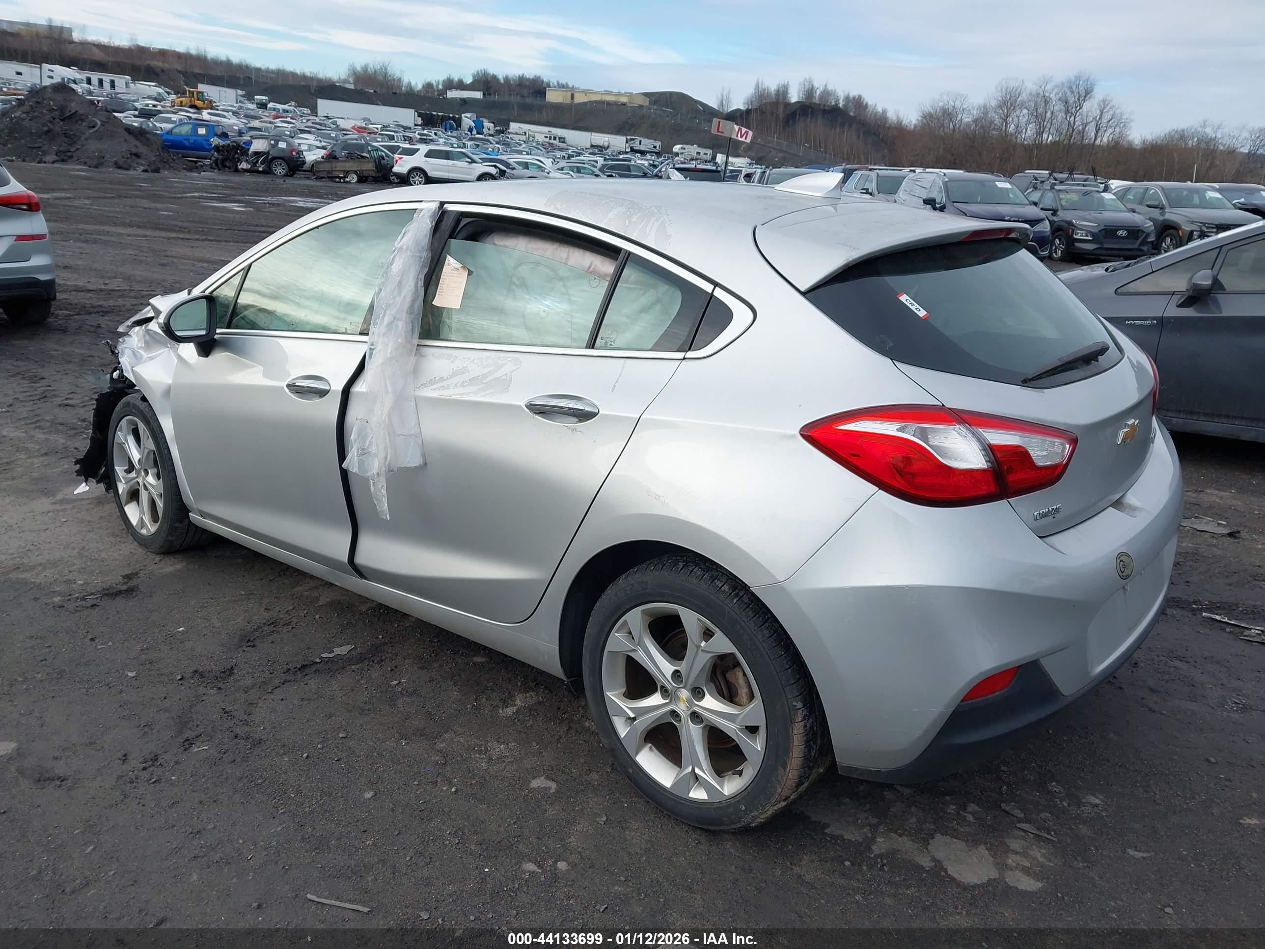 CHEVROLET CRUZE image 3