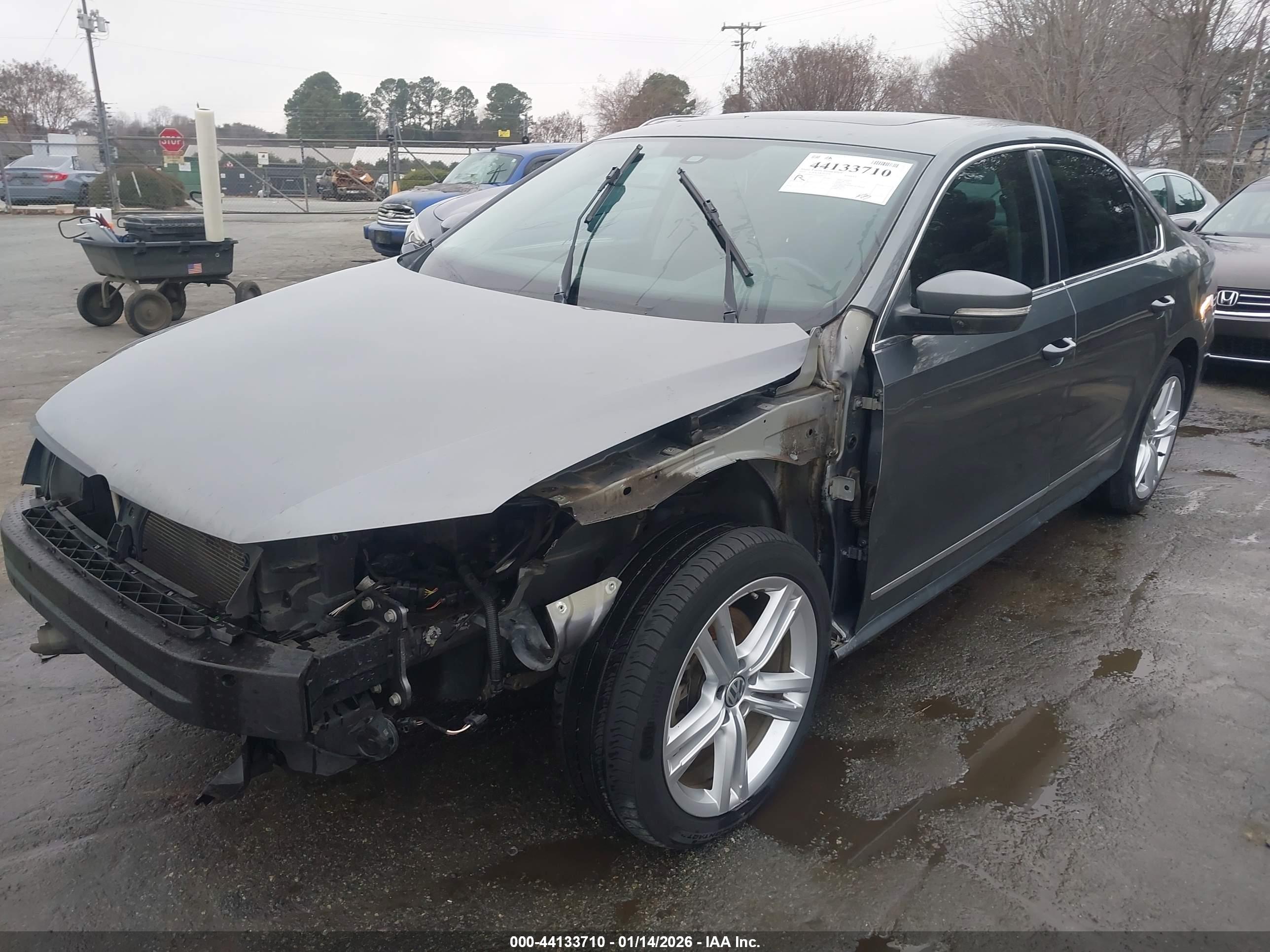 VOLKSWAGEN PASSAT image 2