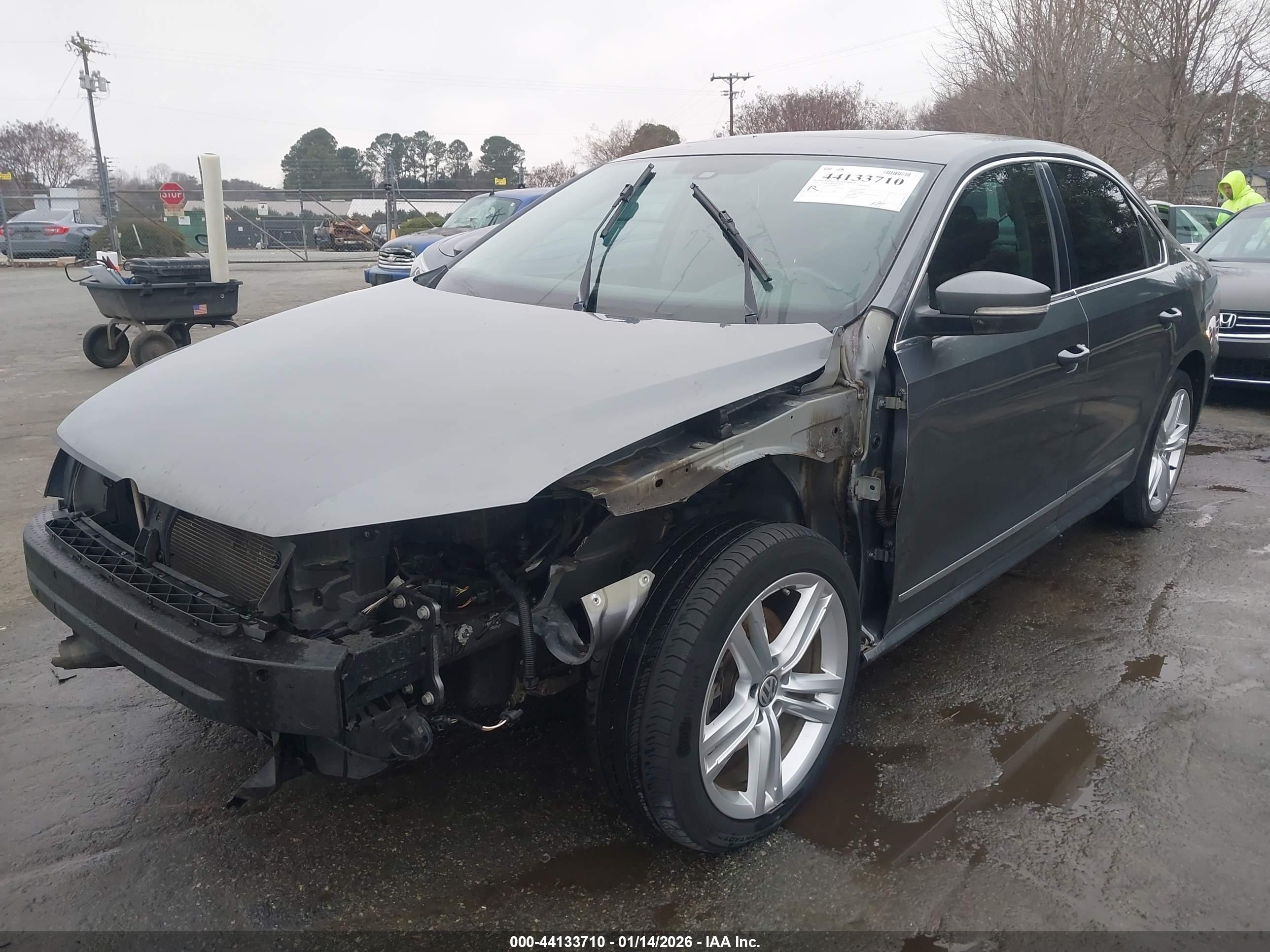 VOLKSWAGEN PASSAT image 6