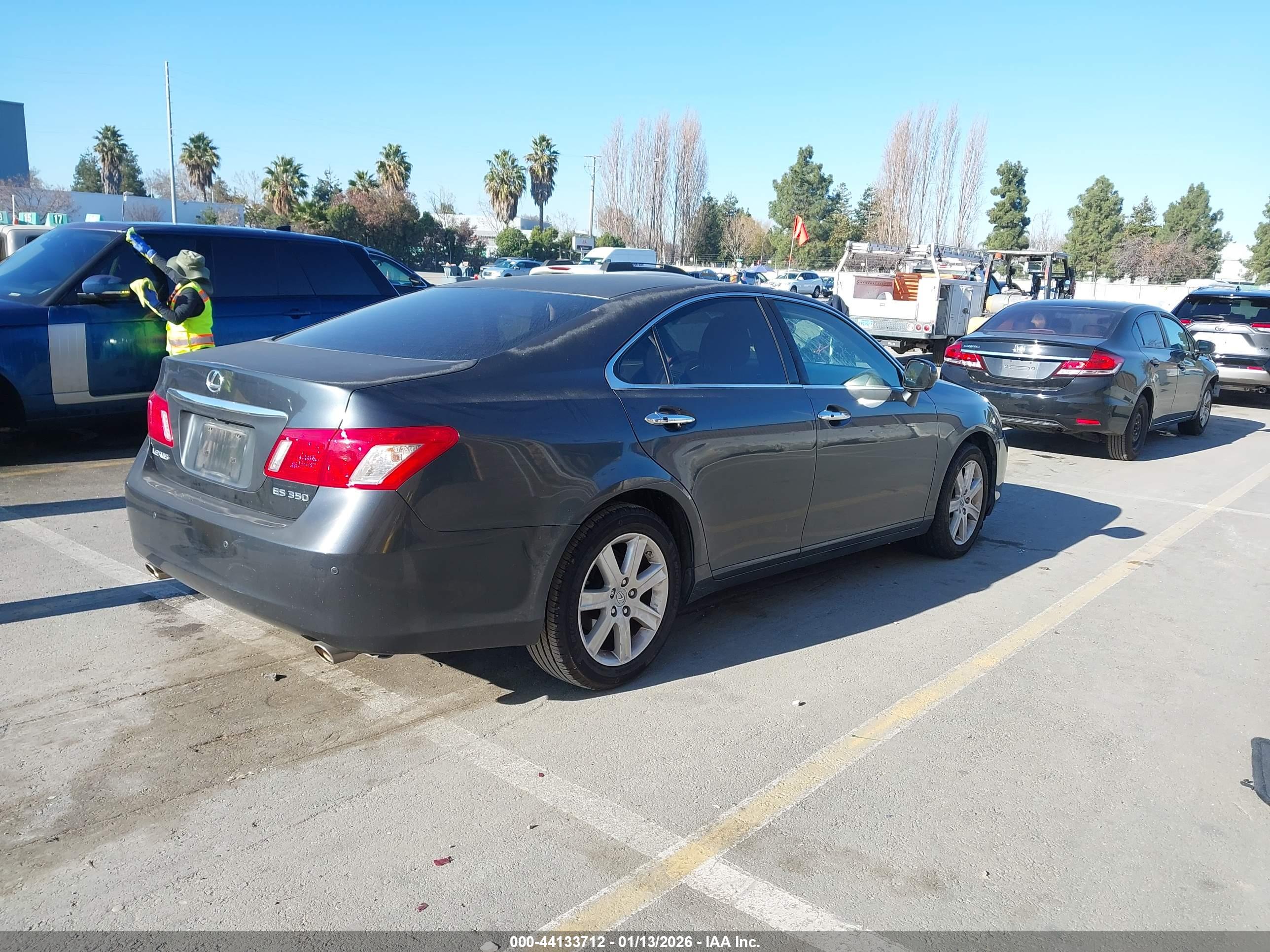 LEXUS ES image 4