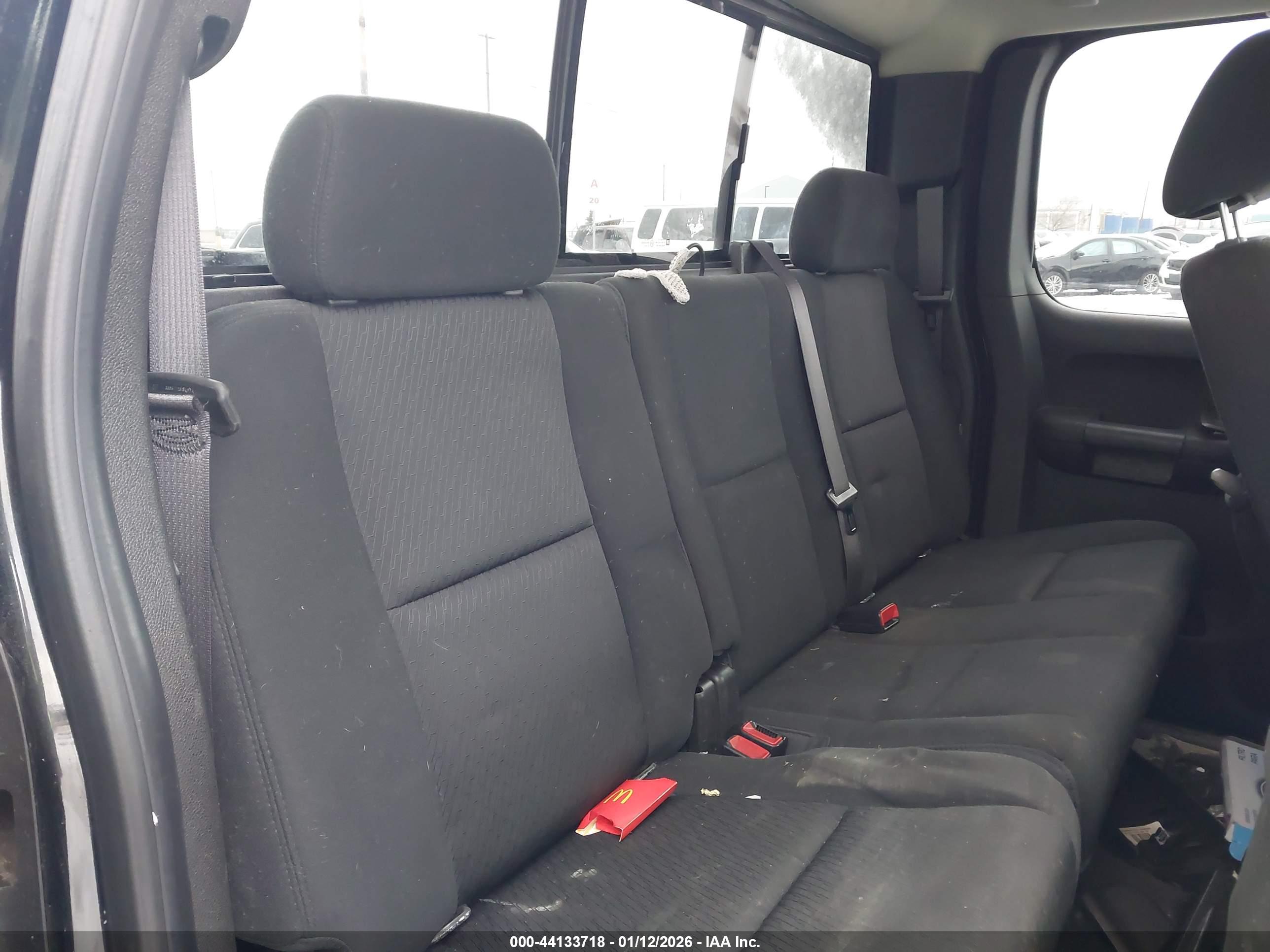 CHEVROLET SILVERADO image 8