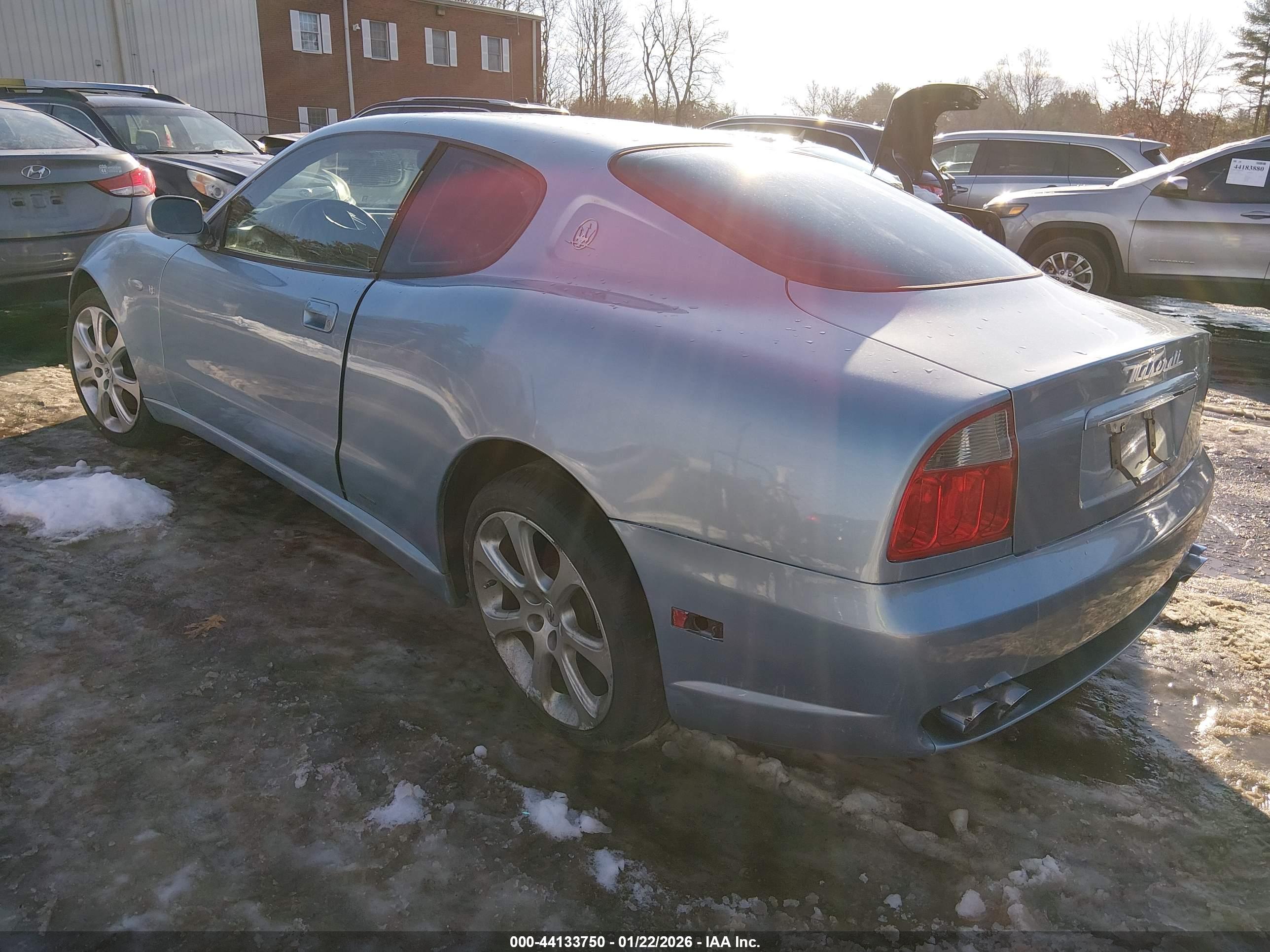 MASERATI COUPE image 3