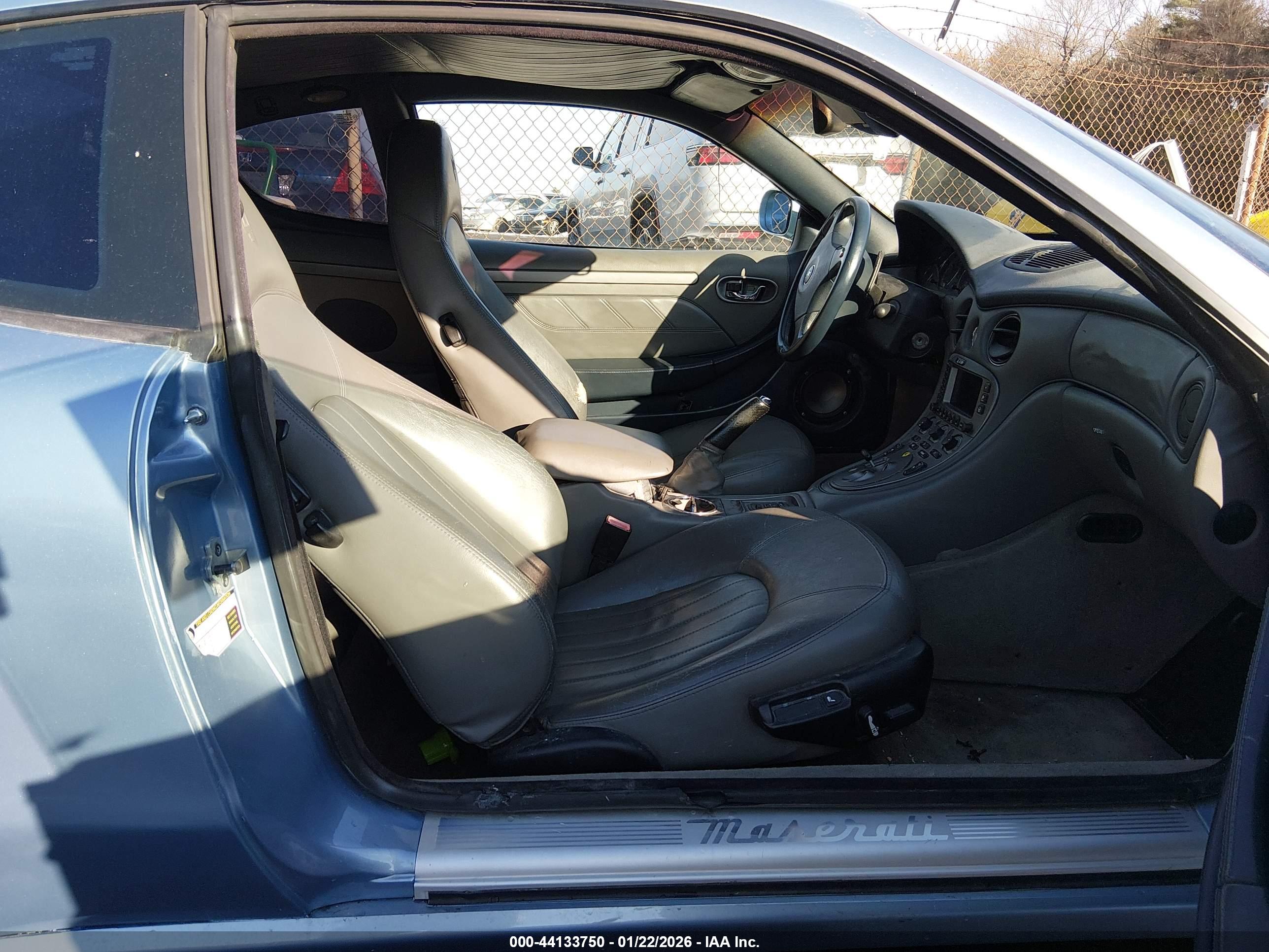 MASERATI COUPE image 5