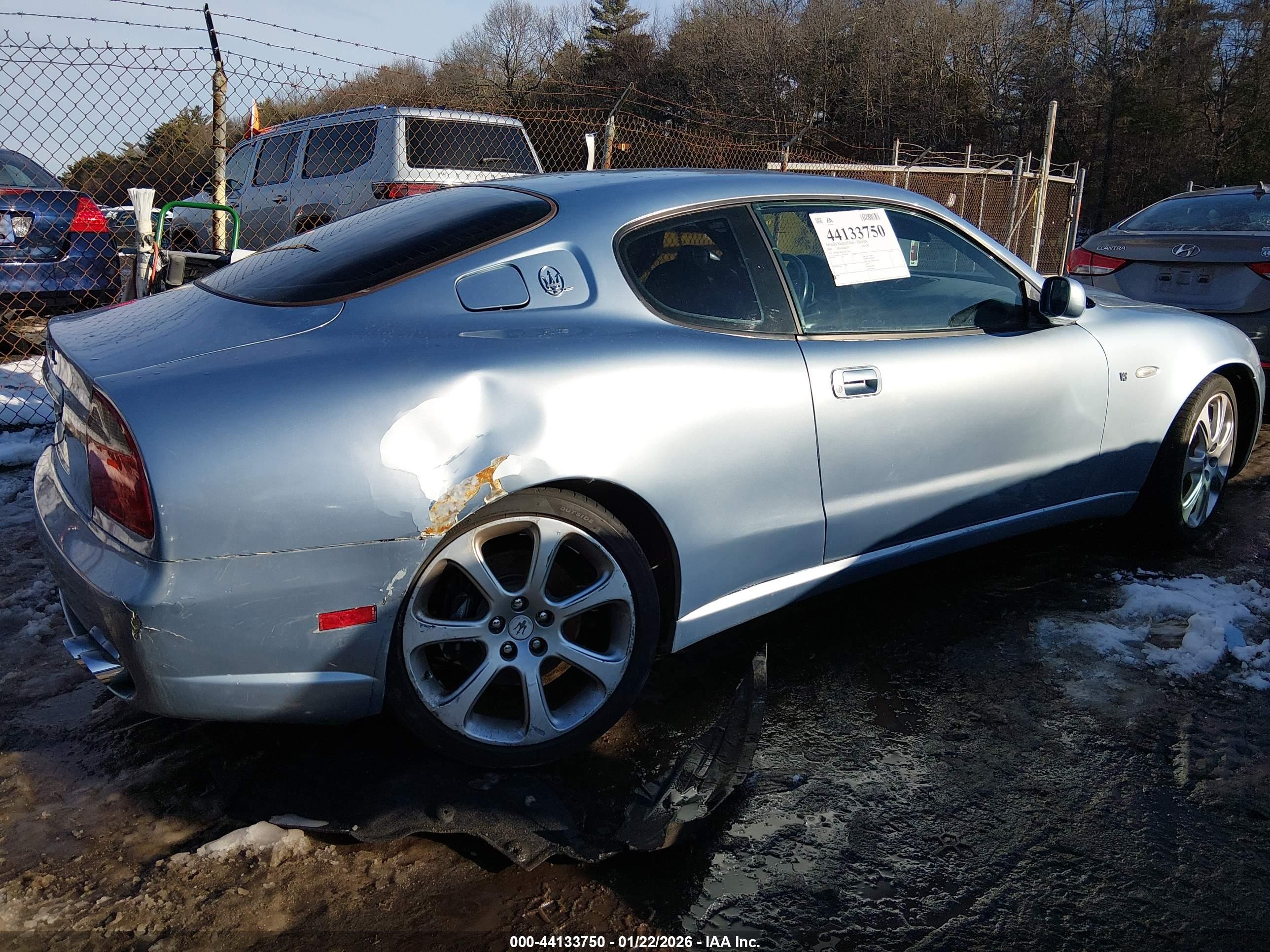 MASERATI COUPE image 6