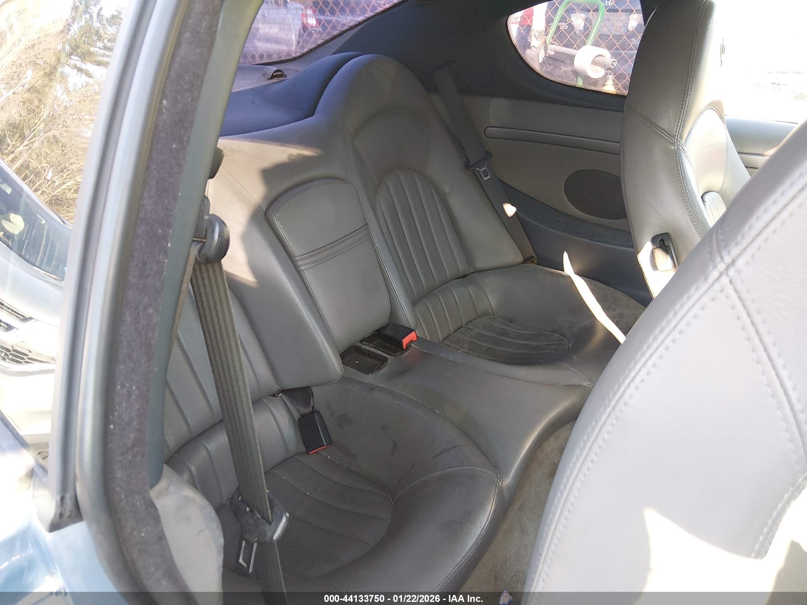 MASERATI COUPE image 8