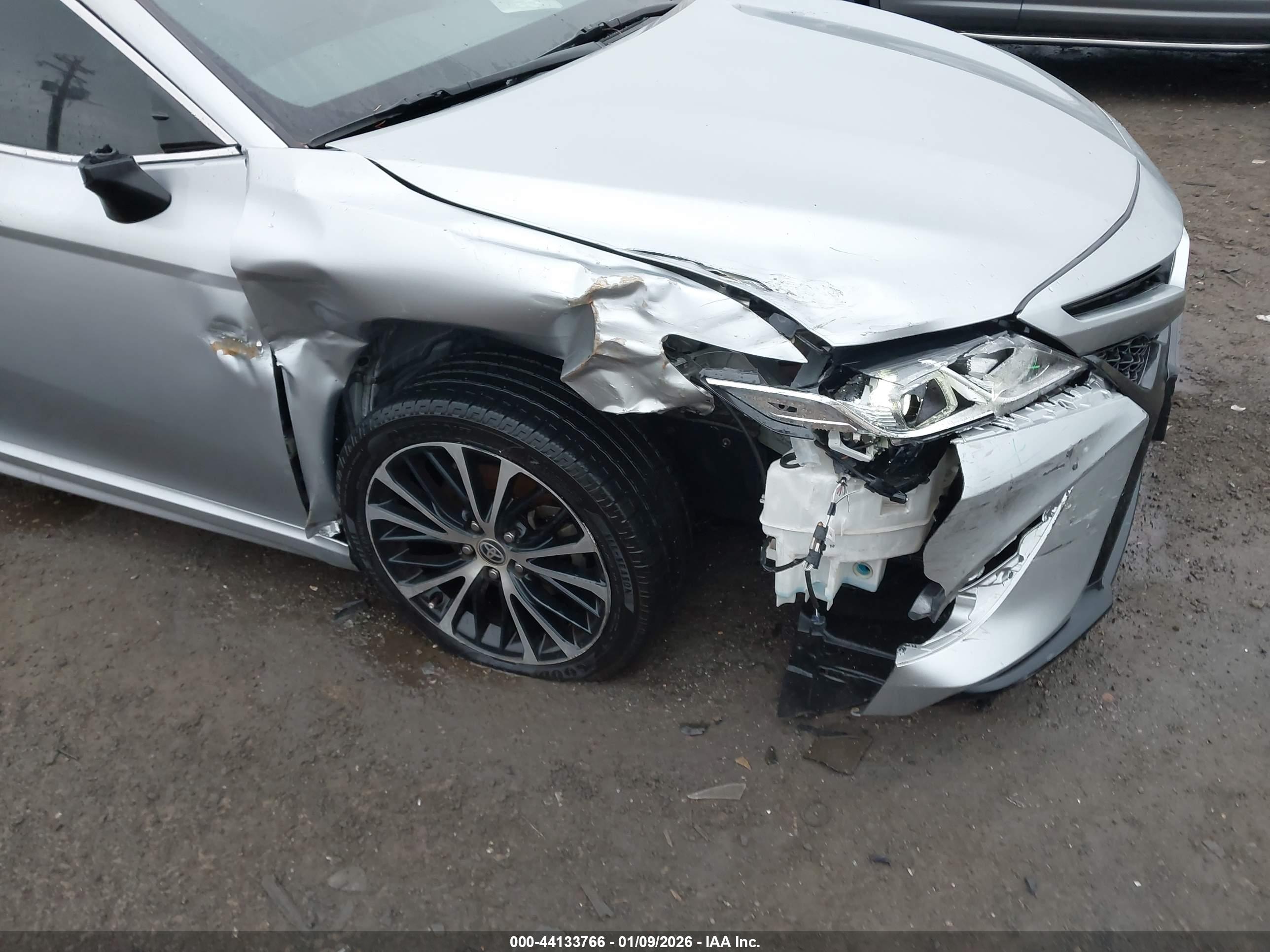 TOYOTA CAMRY image 6