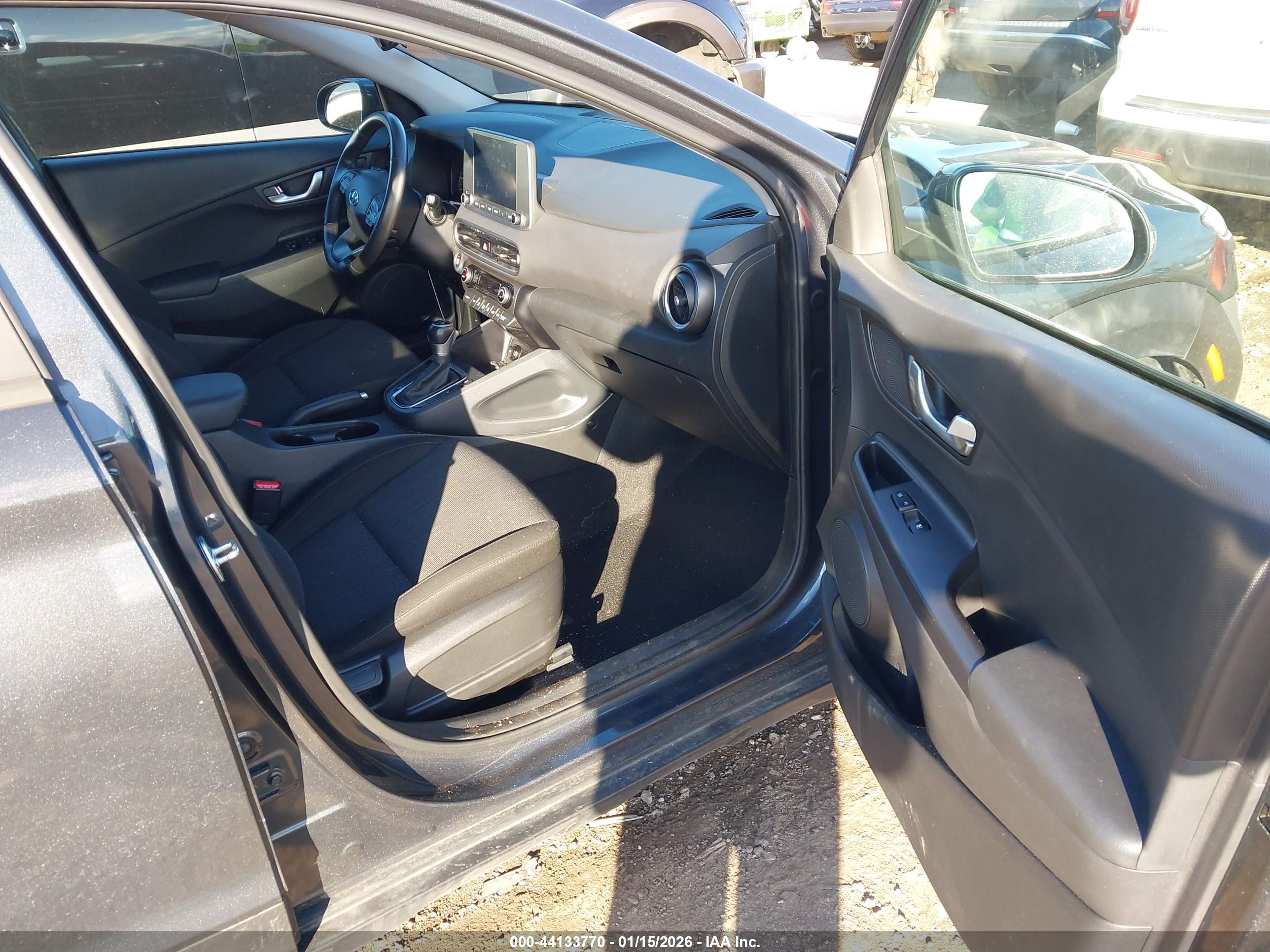 HYUNDAI KONA image 5