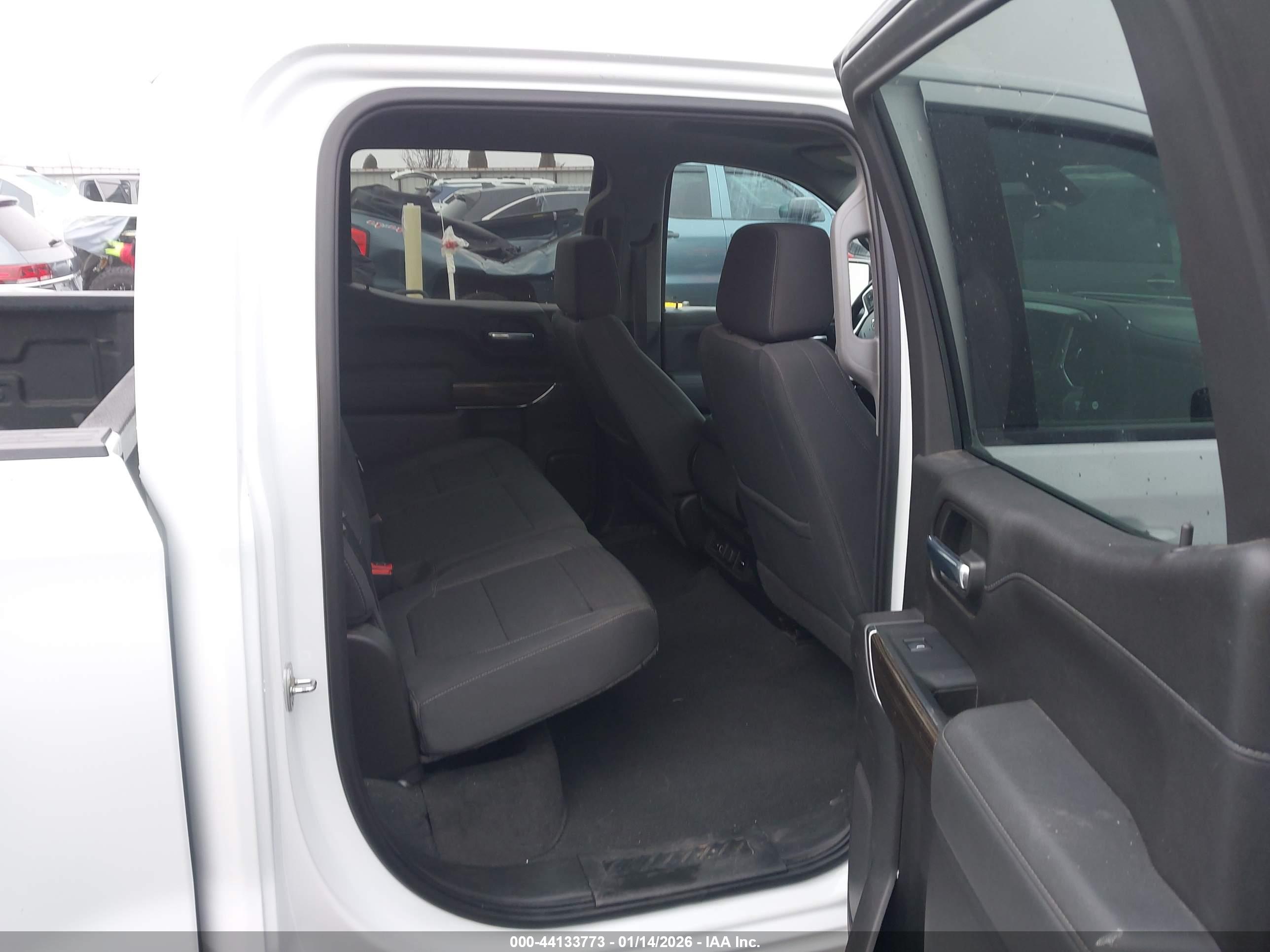 CHEVROLET SILVERADO image 8