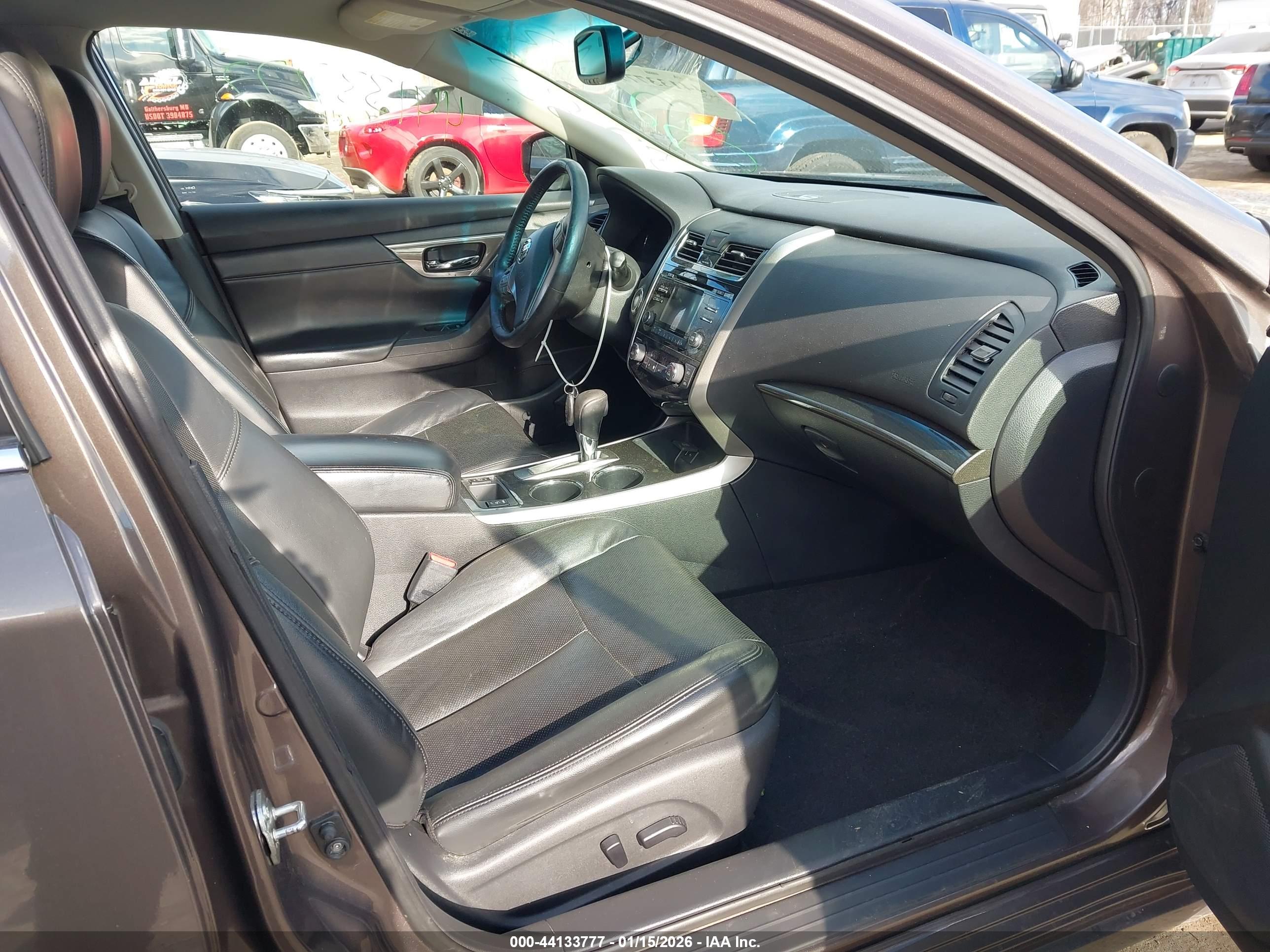 NISSAN ALTIMA image 5