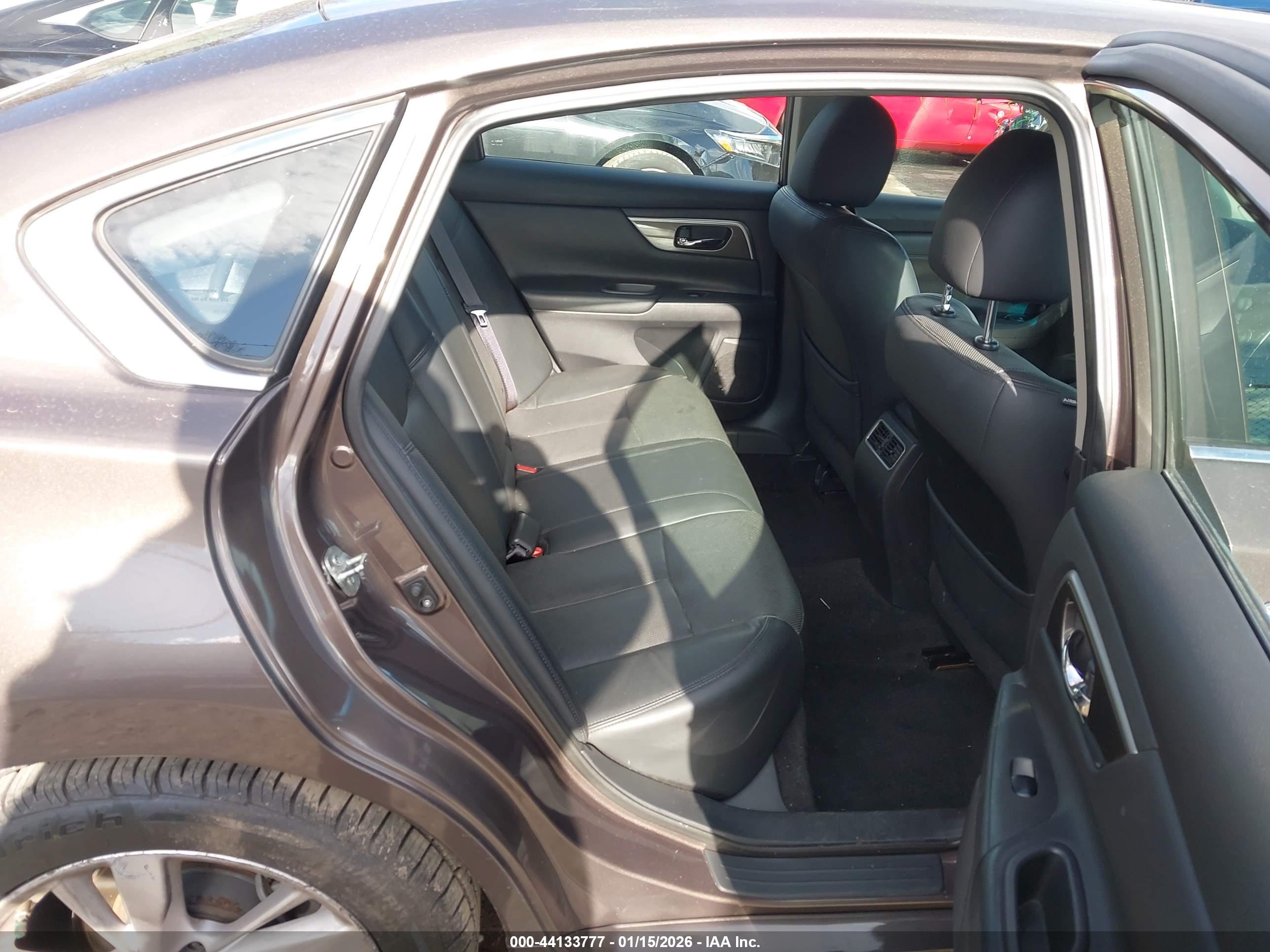 NISSAN ALTIMA image 8