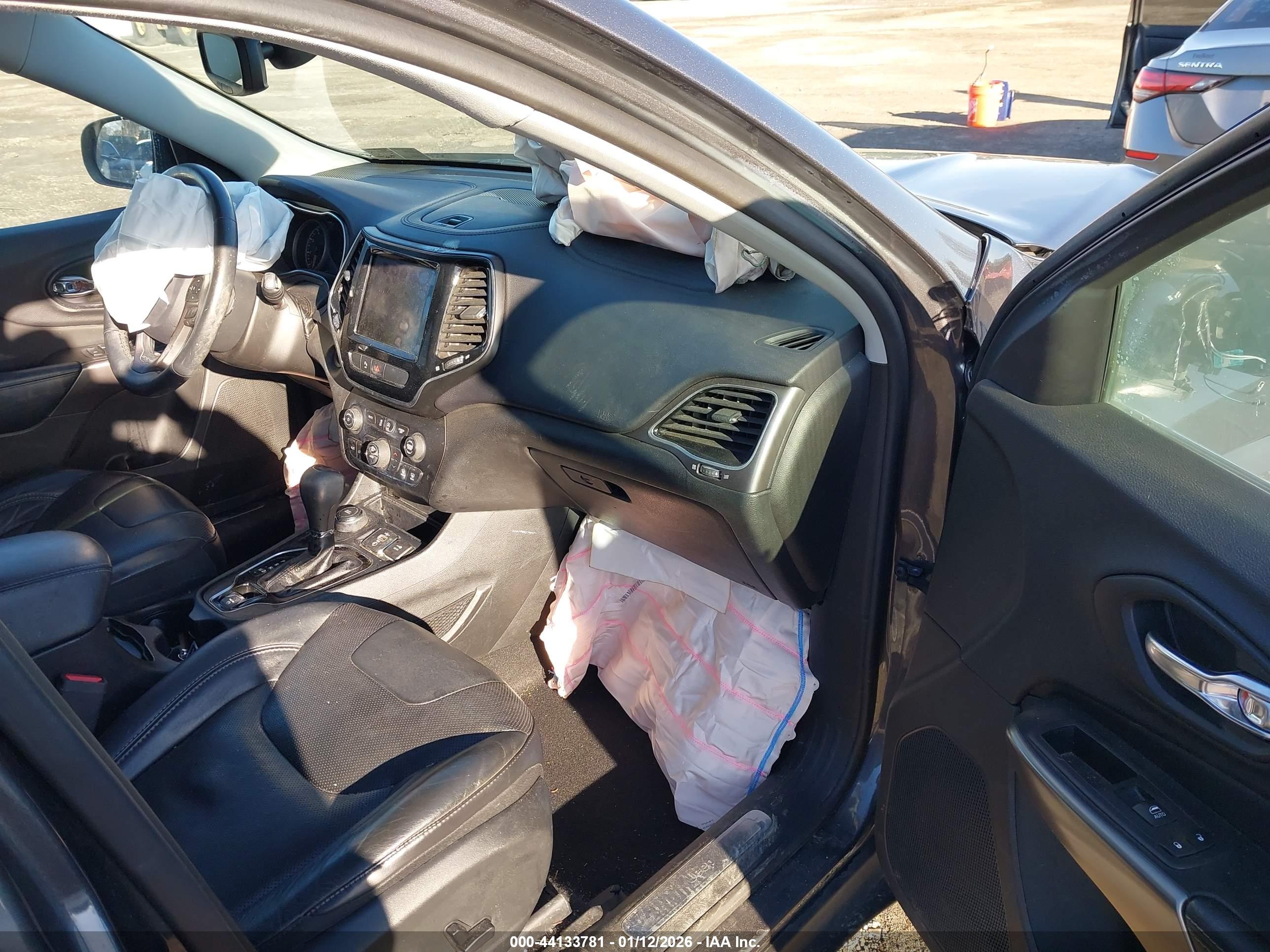 JEEP CHEROKEE image 5