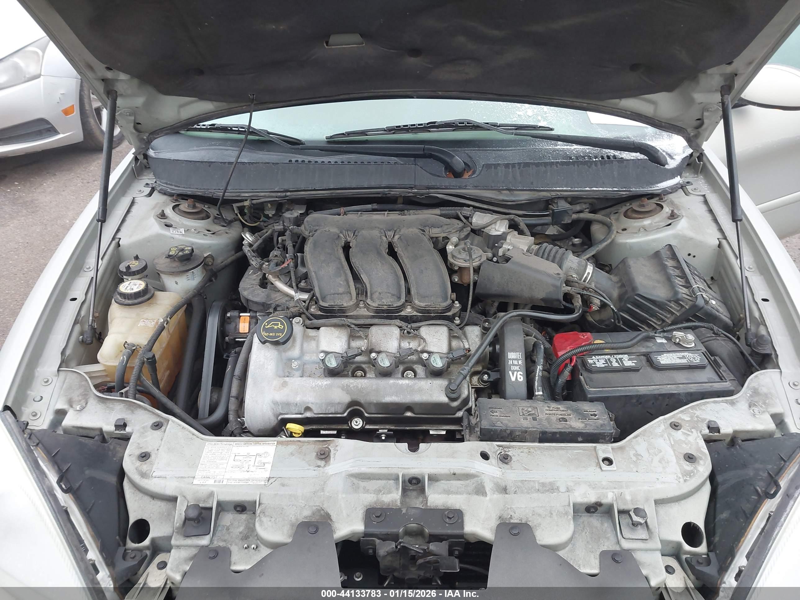 FORD TAURUS image 10