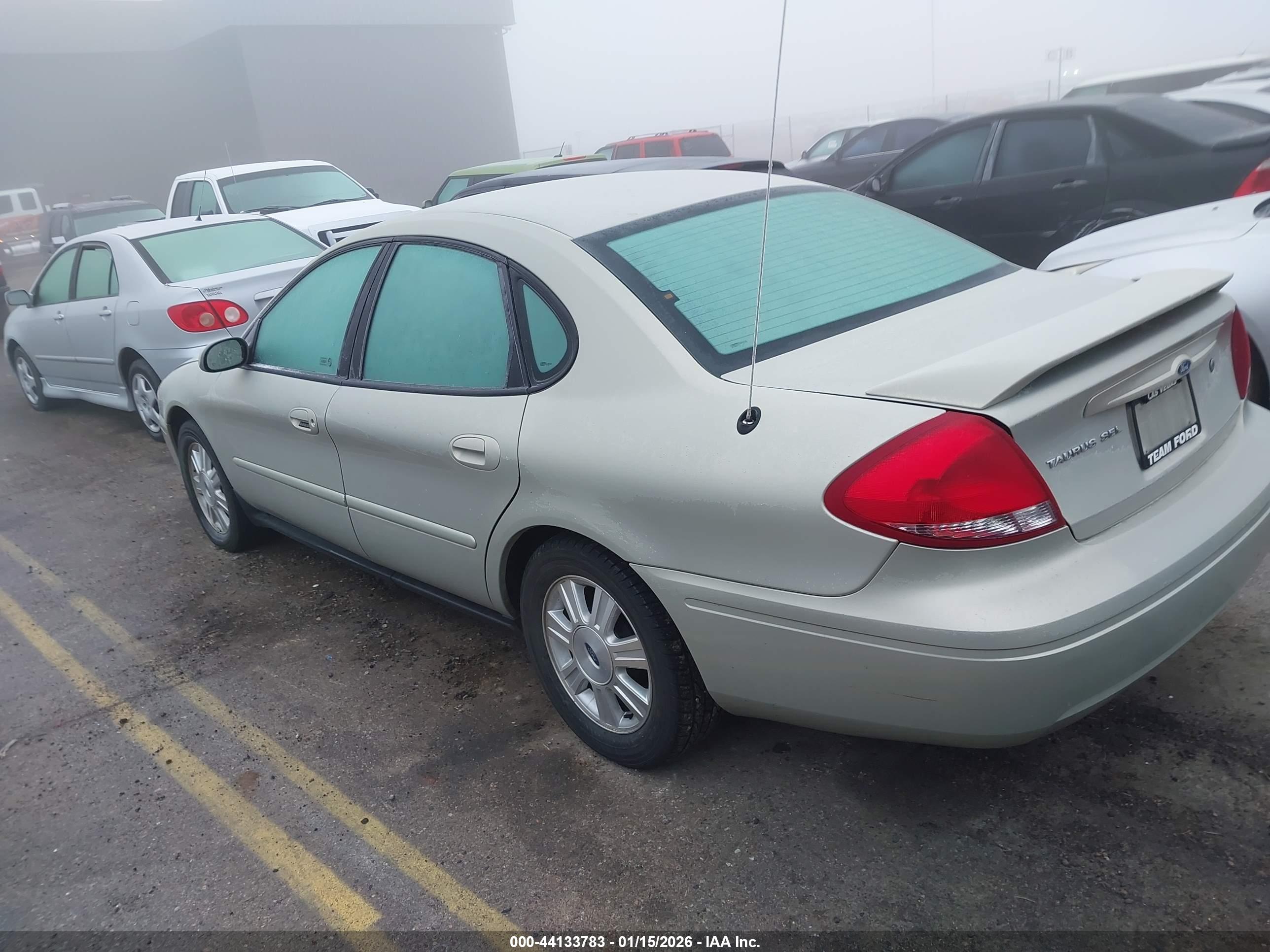 FORD TAURUS image 3