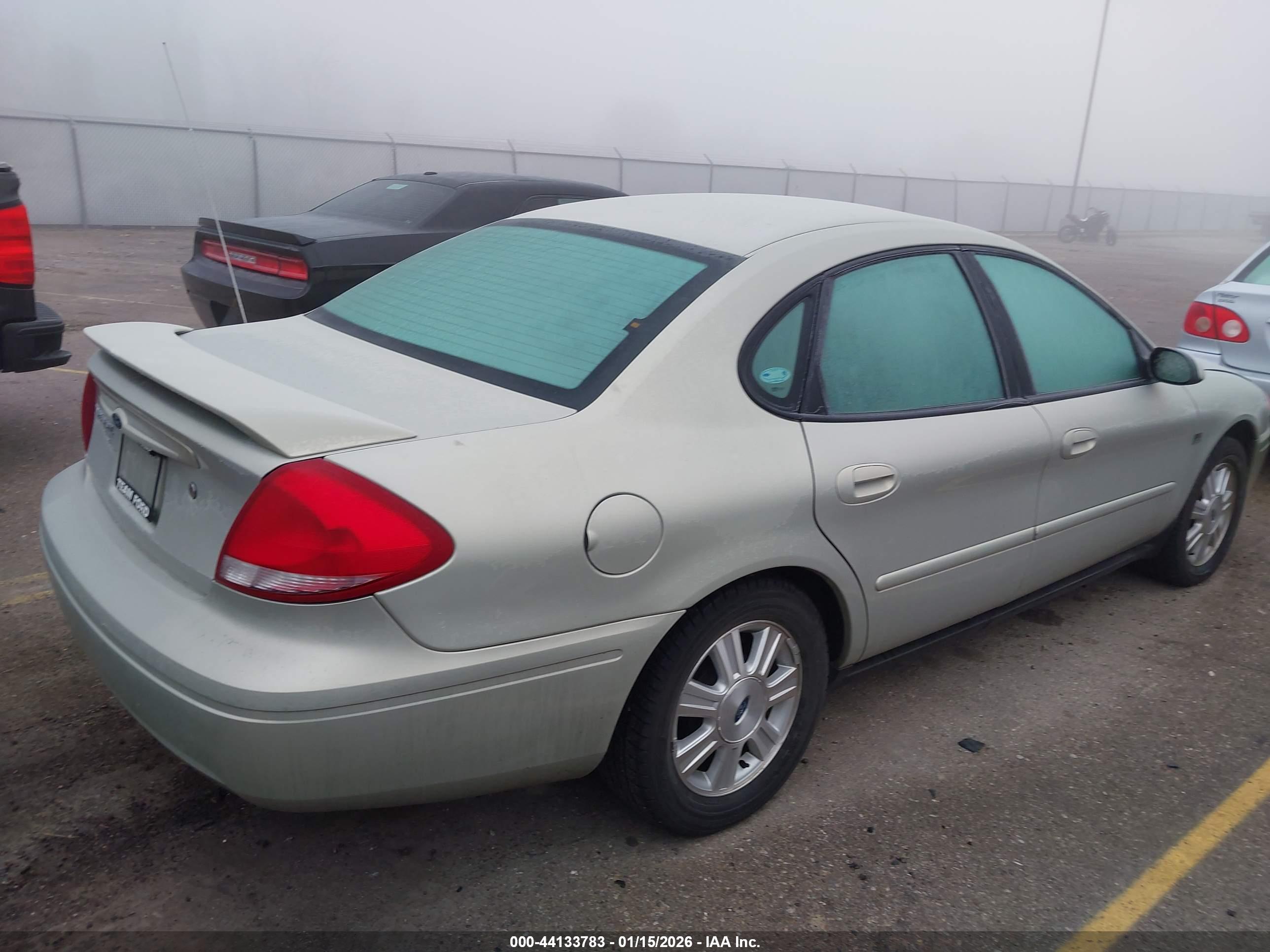 FORD TAURUS image 4