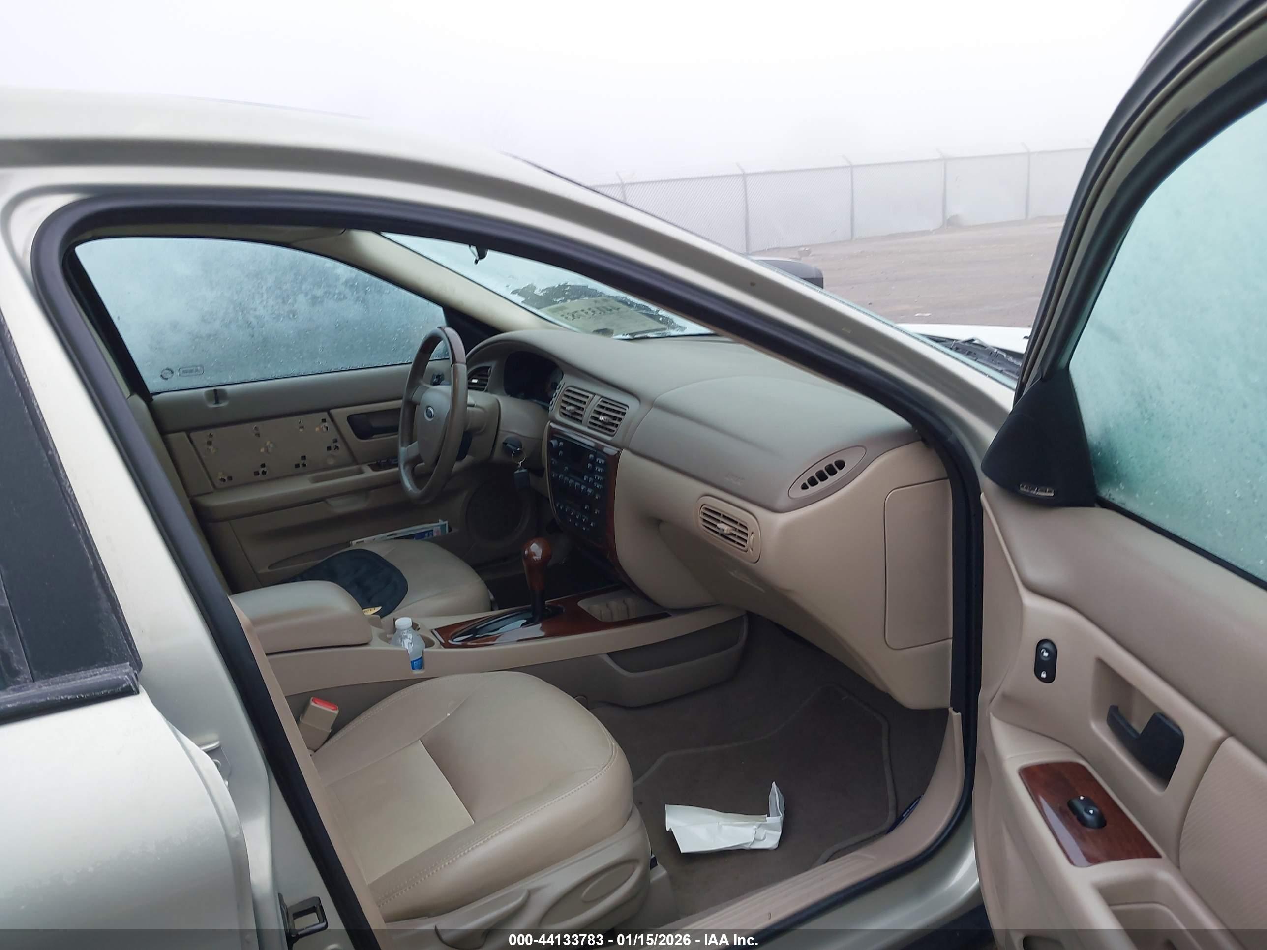 FORD TAURUS image 5
