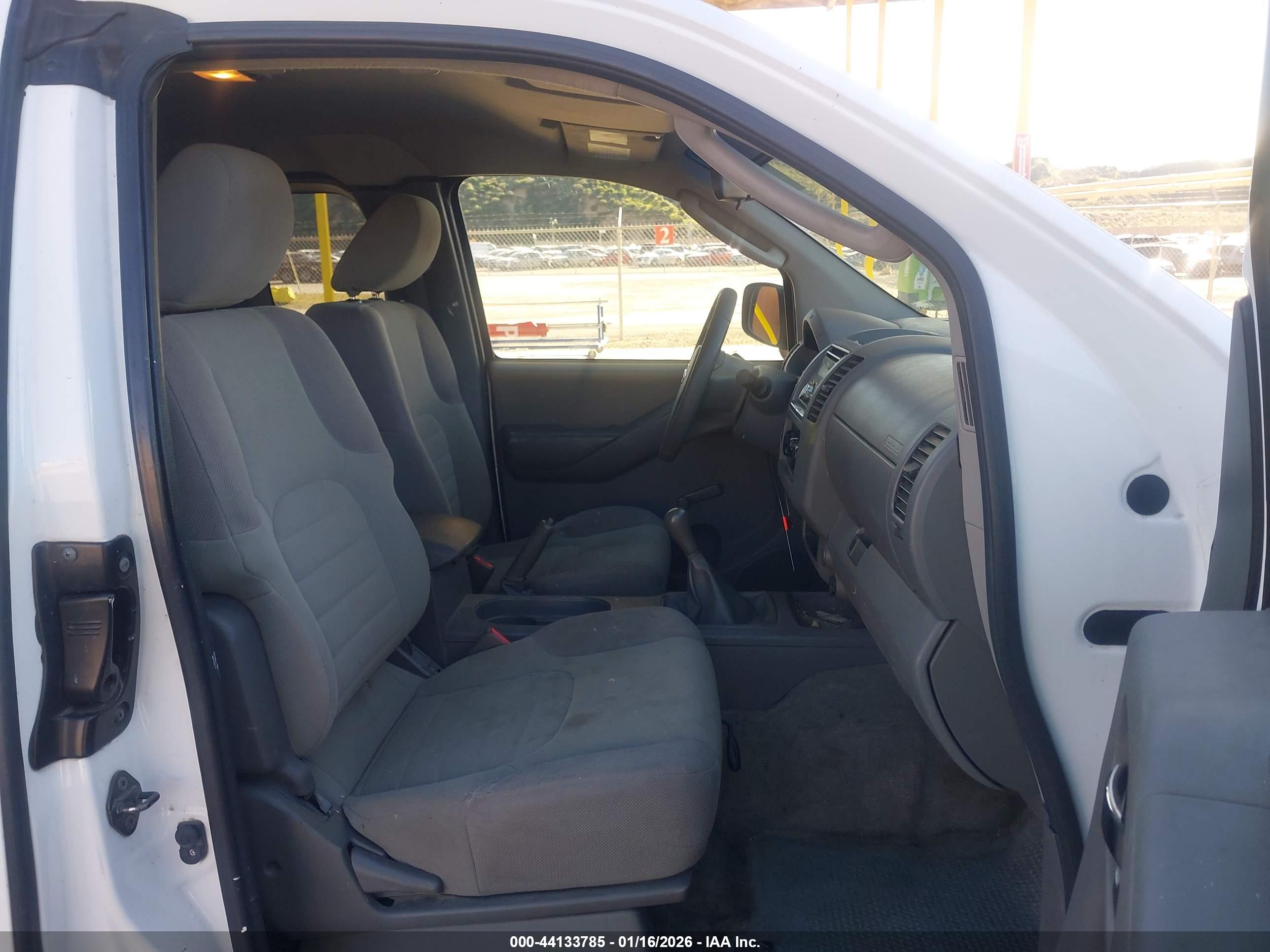 NISSAN FRONTIER image 5
