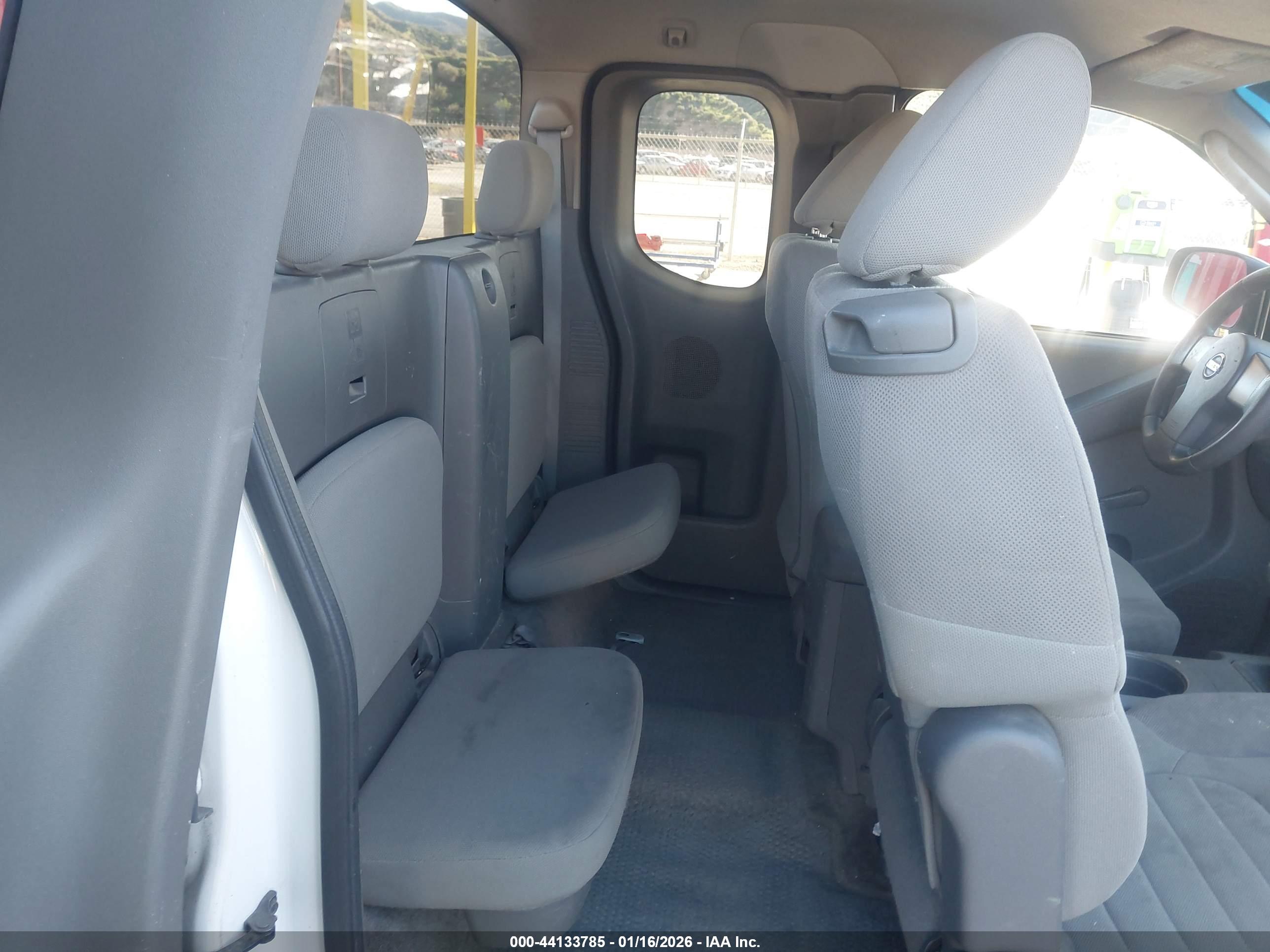 NISSAN FRONTIER image 8