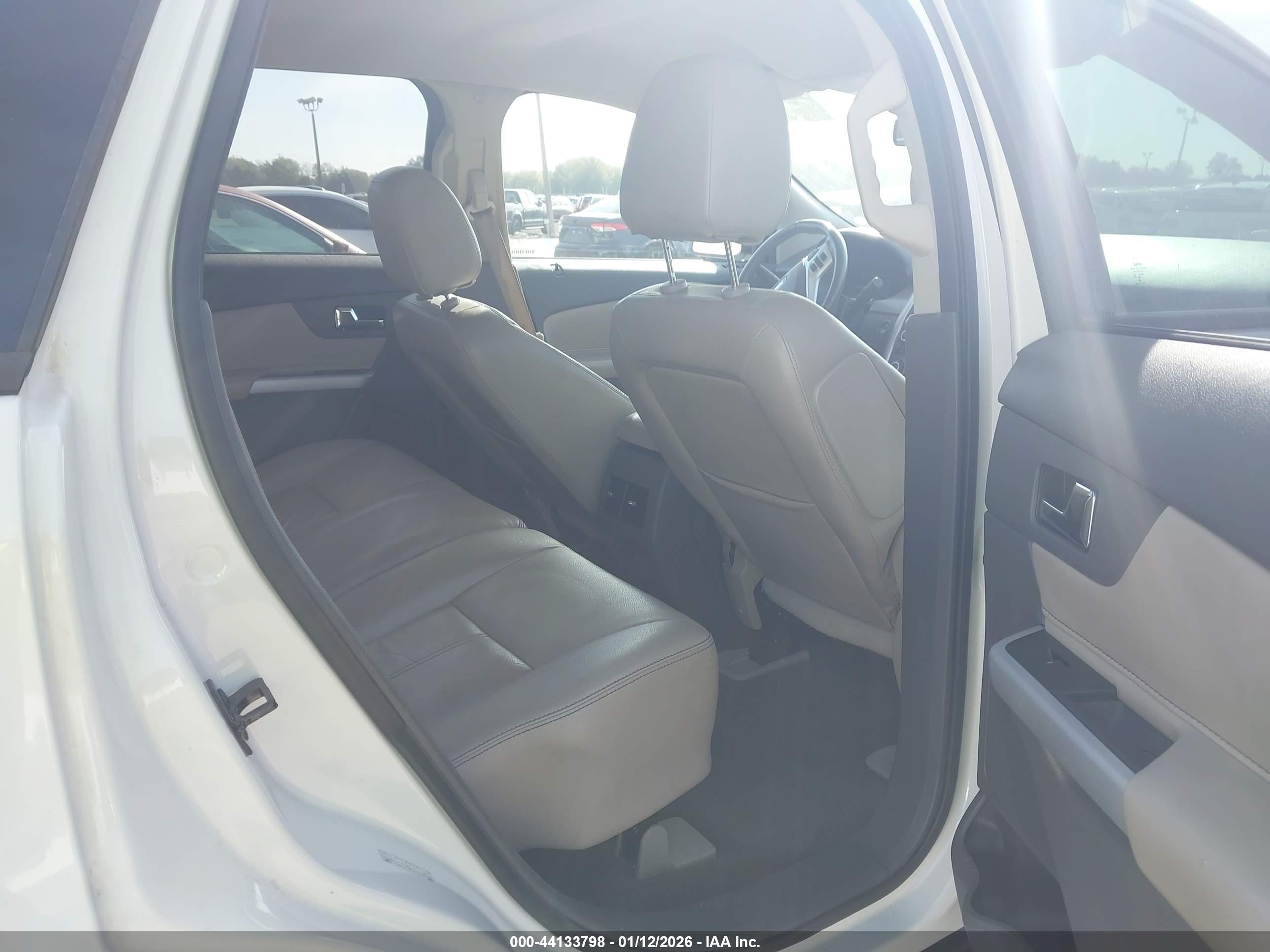 FORD EDGE image 8