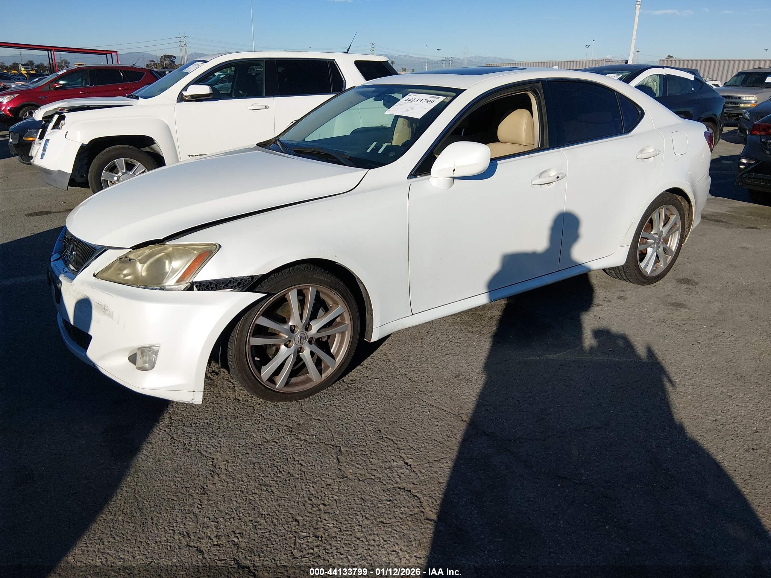 LEXUS IS image 2