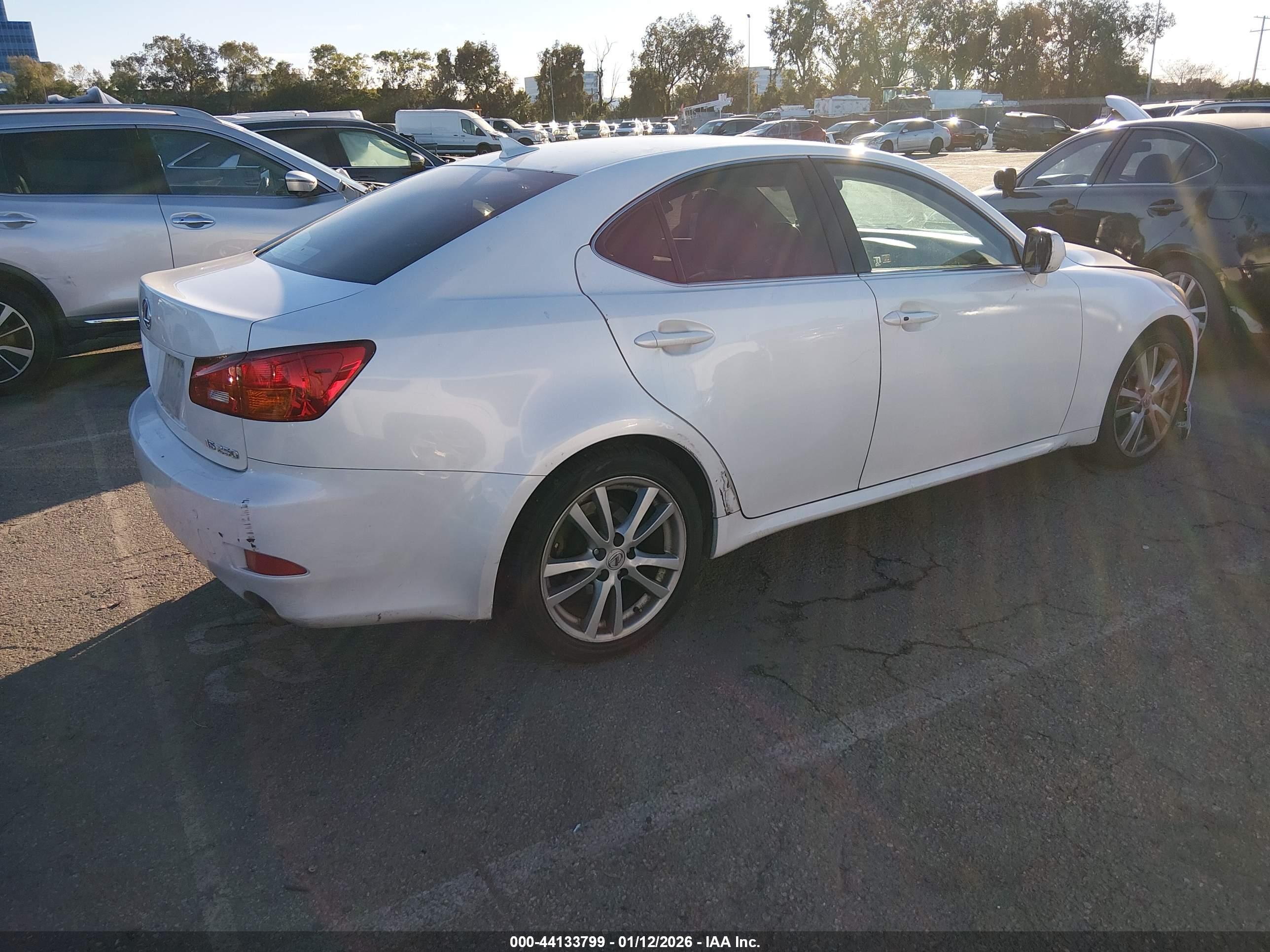 LEXUS IS image 4