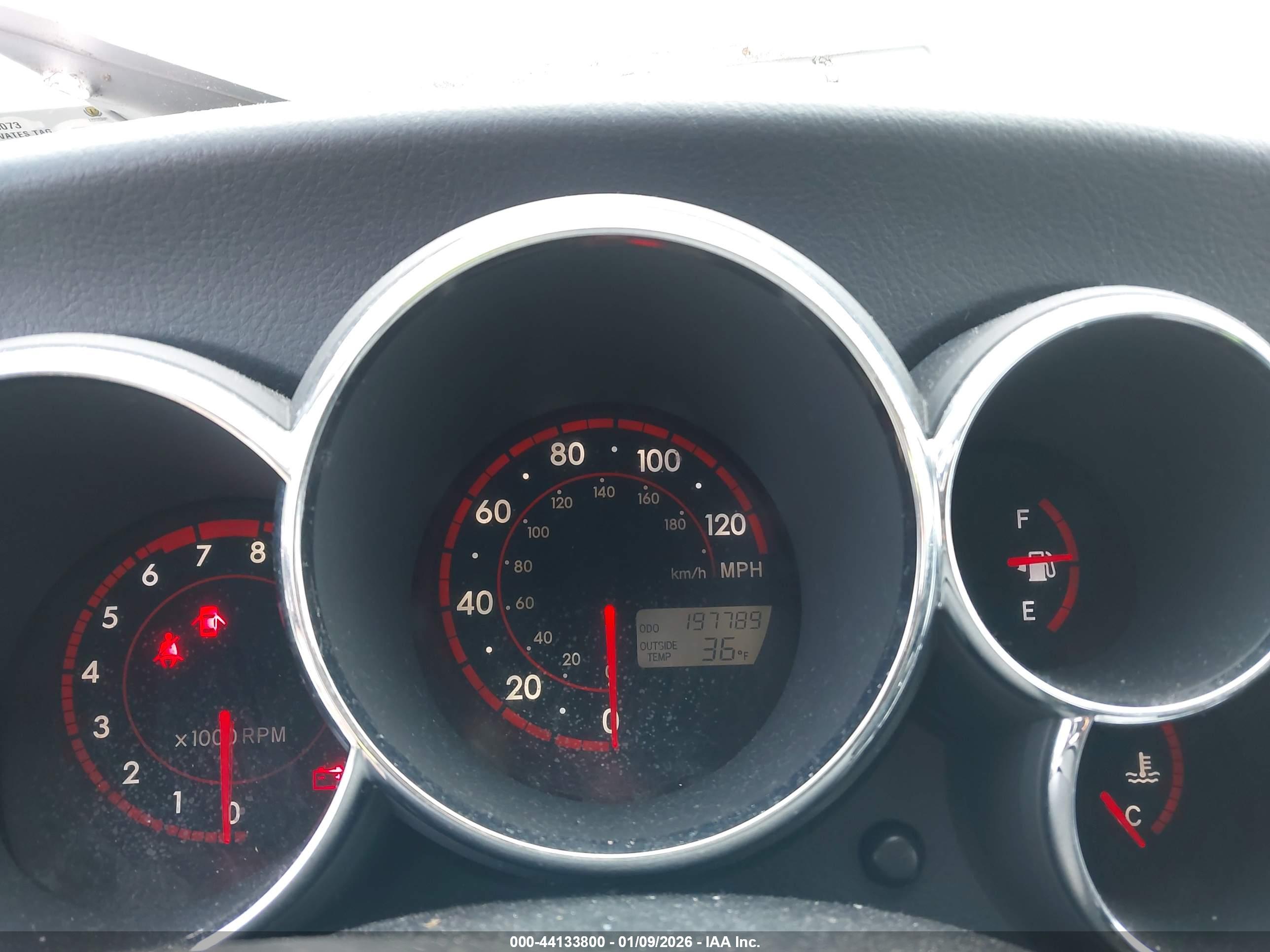 TOYOTA MATRIX image 7