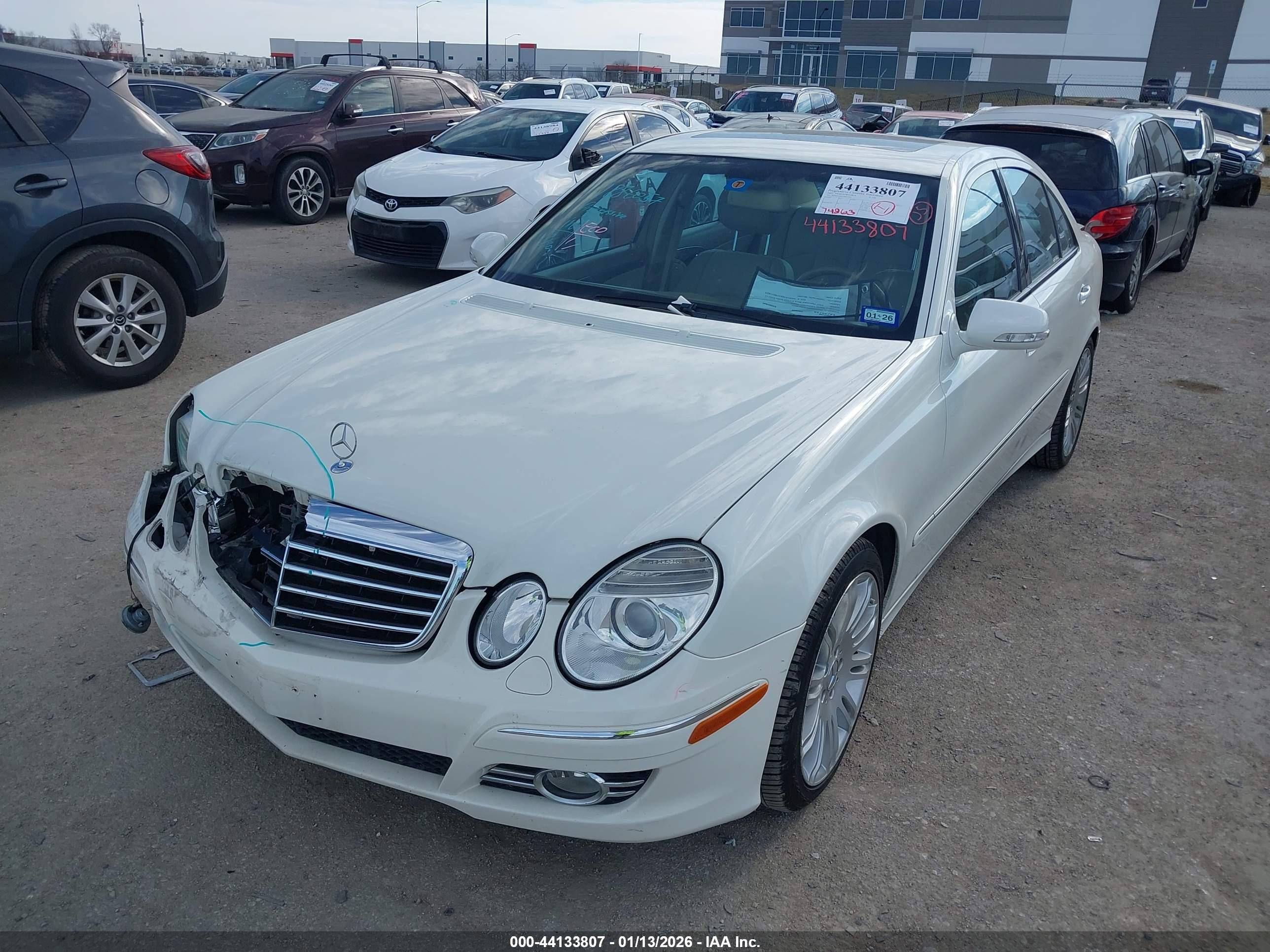 MERCEDES-BENZ E image 2