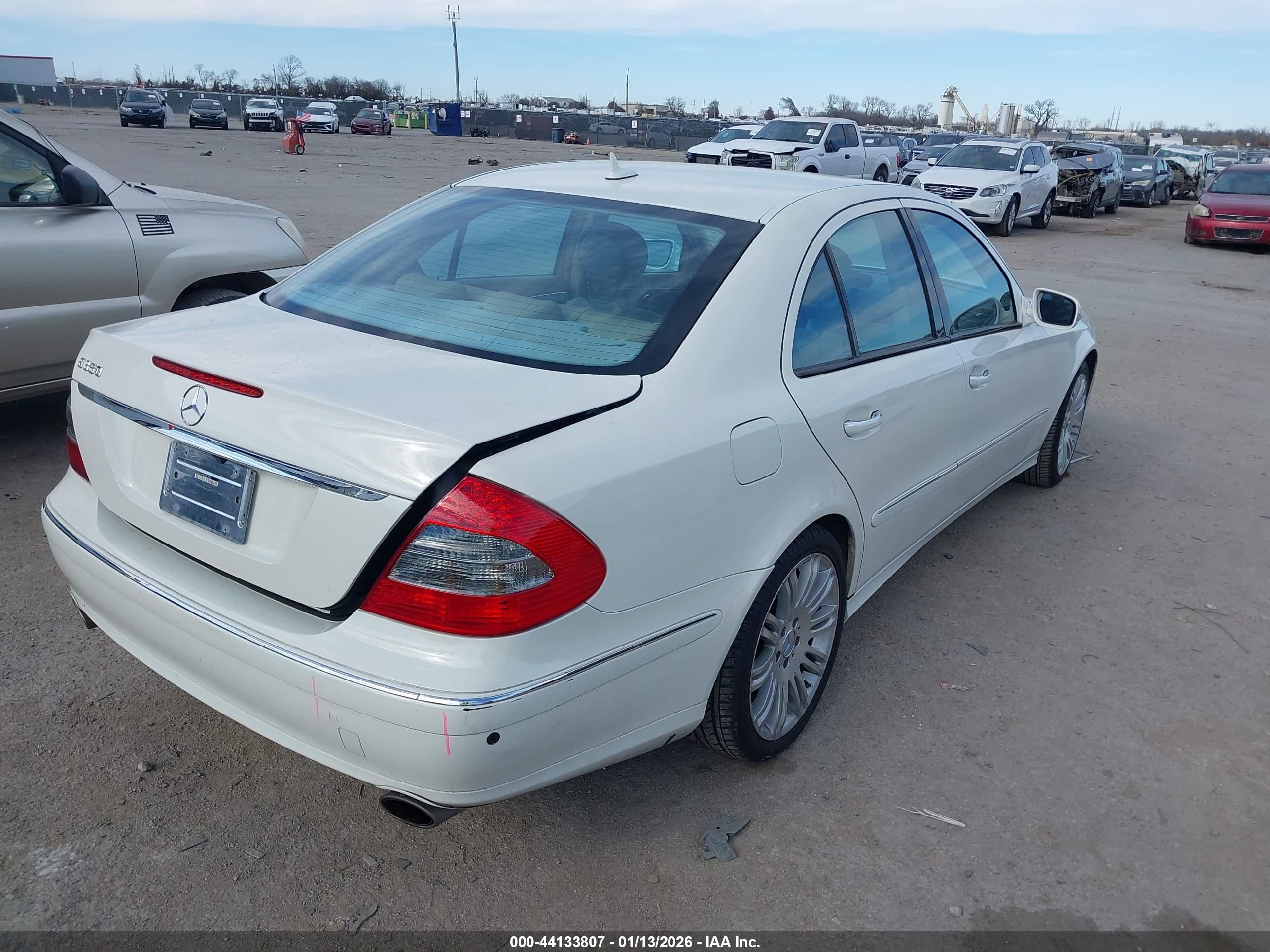 MERCEDES-BENZ E image 4