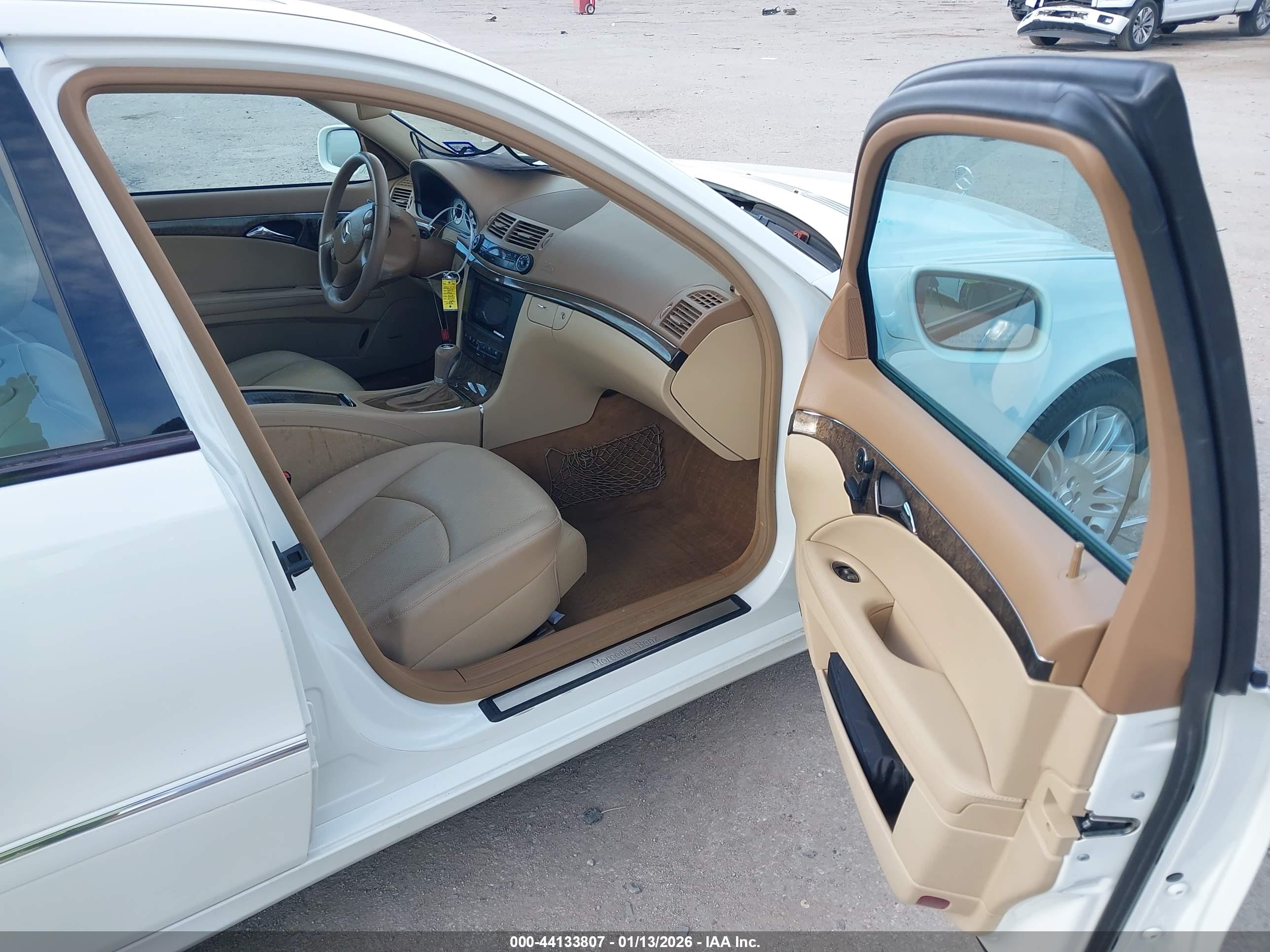 MERCEDES-BENZ E image 5