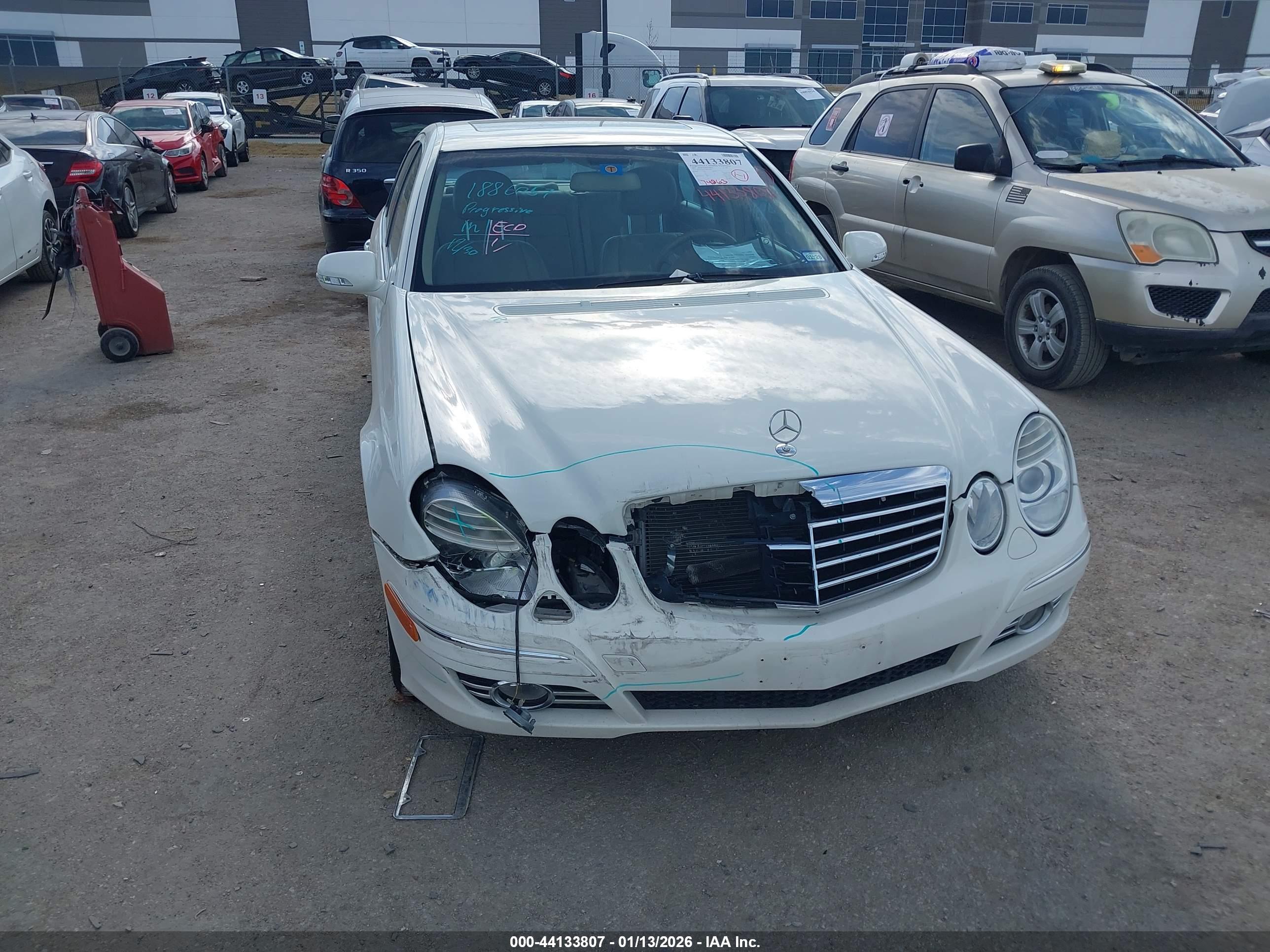 MERCEDES-BENZ E image 6
