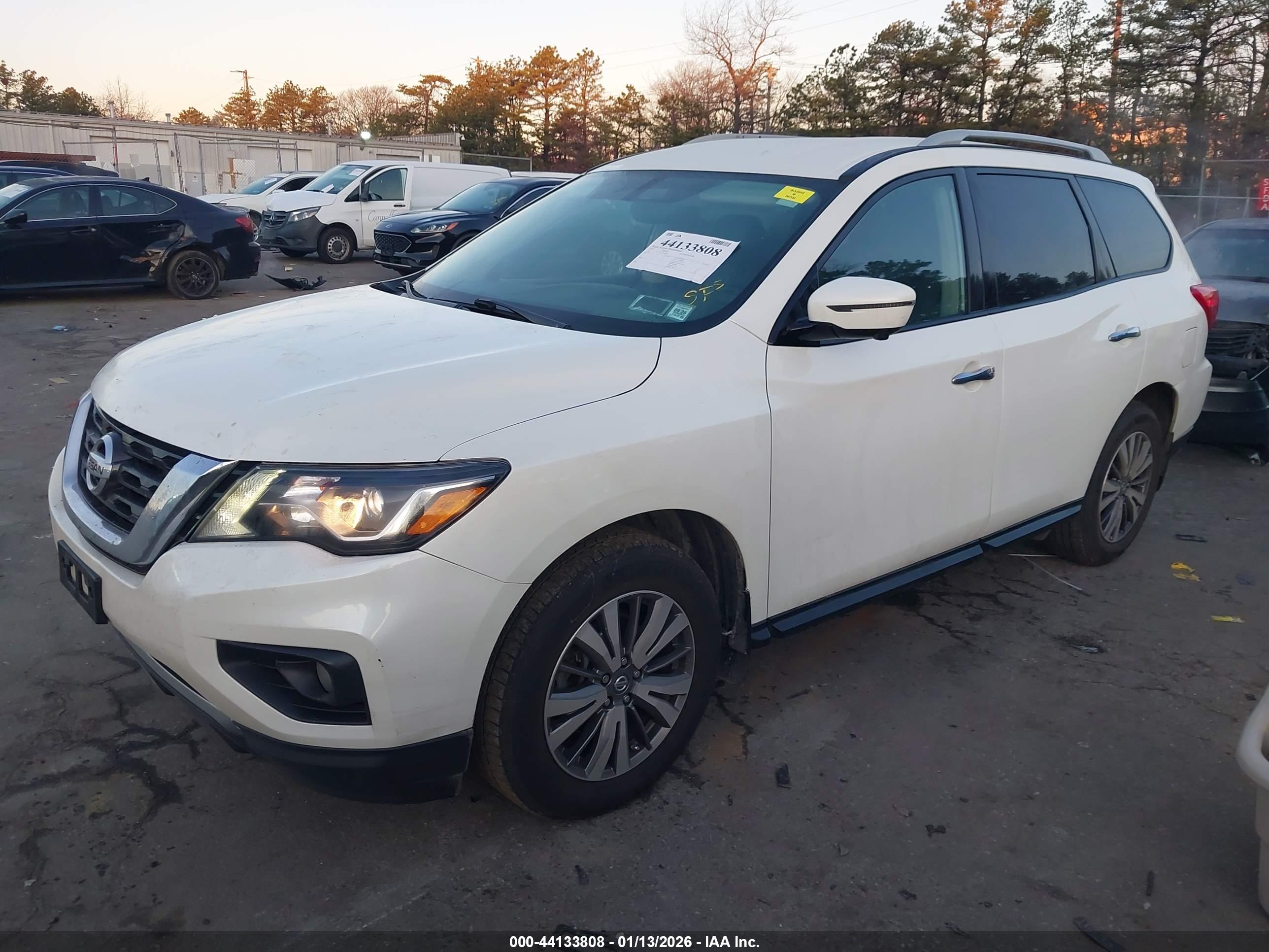 NISSAN PATHFINDER image 2
