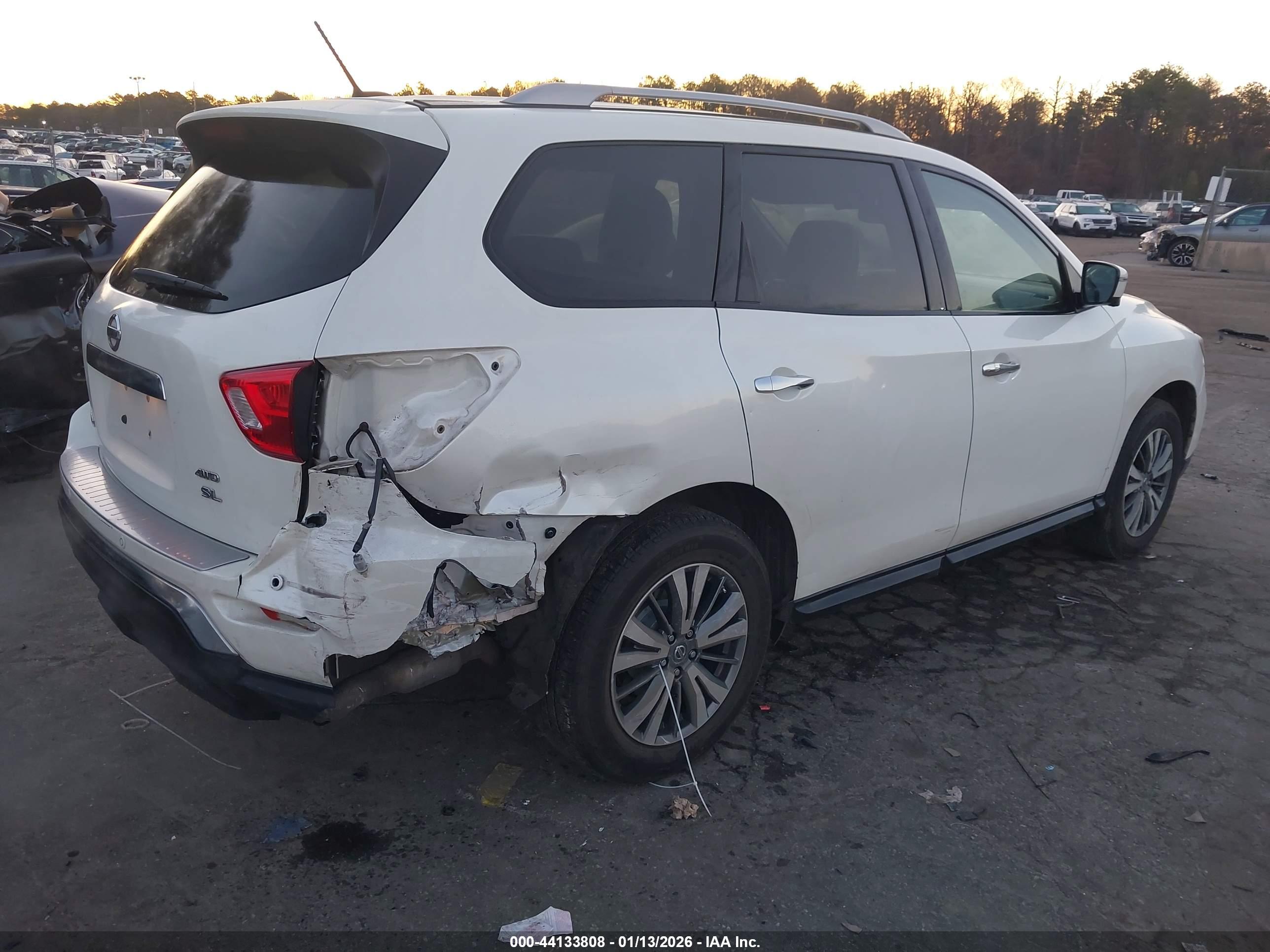 NISSAN PATHFINDER image 4