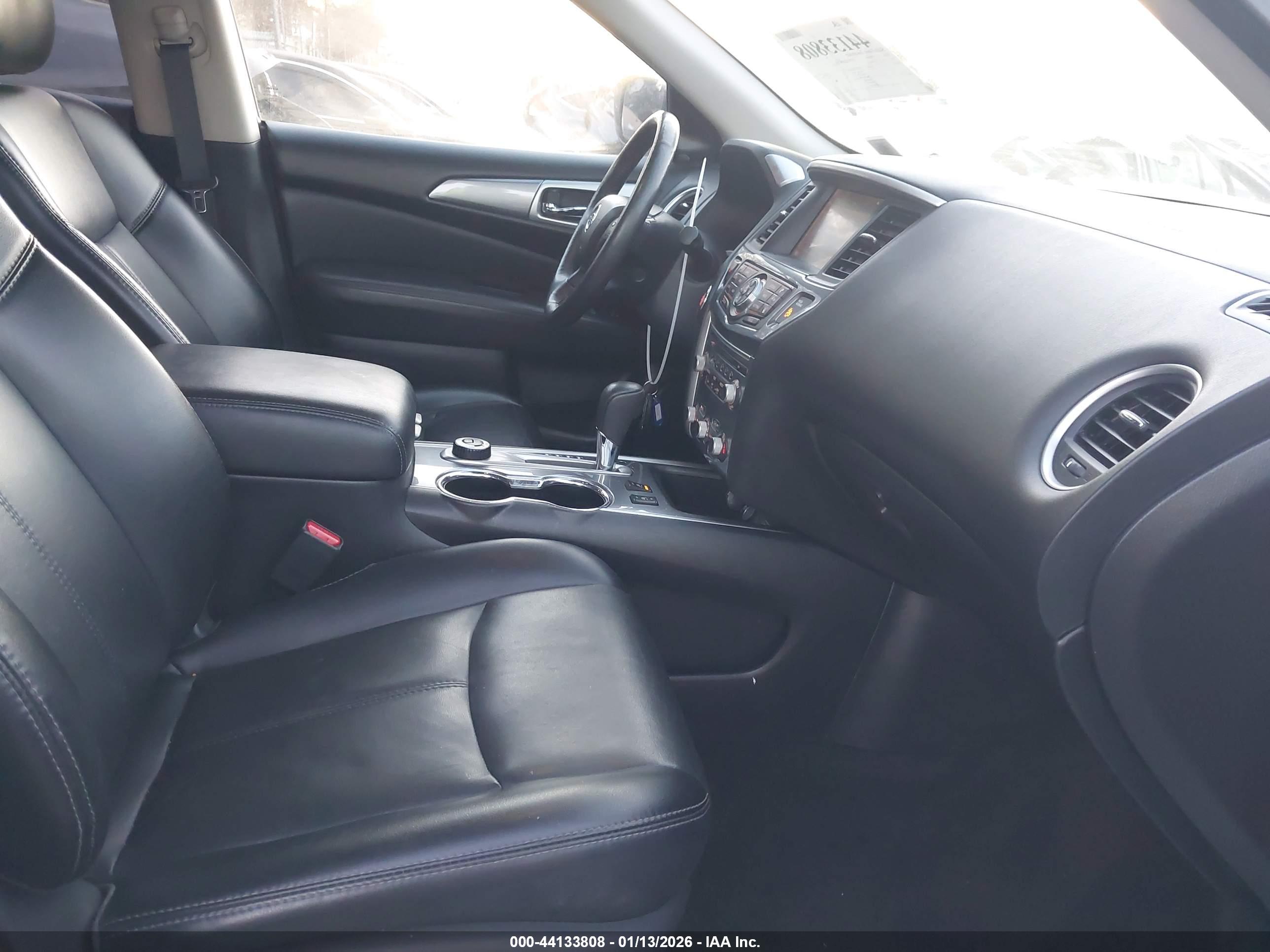 NISSAN PATHFINDER image 5