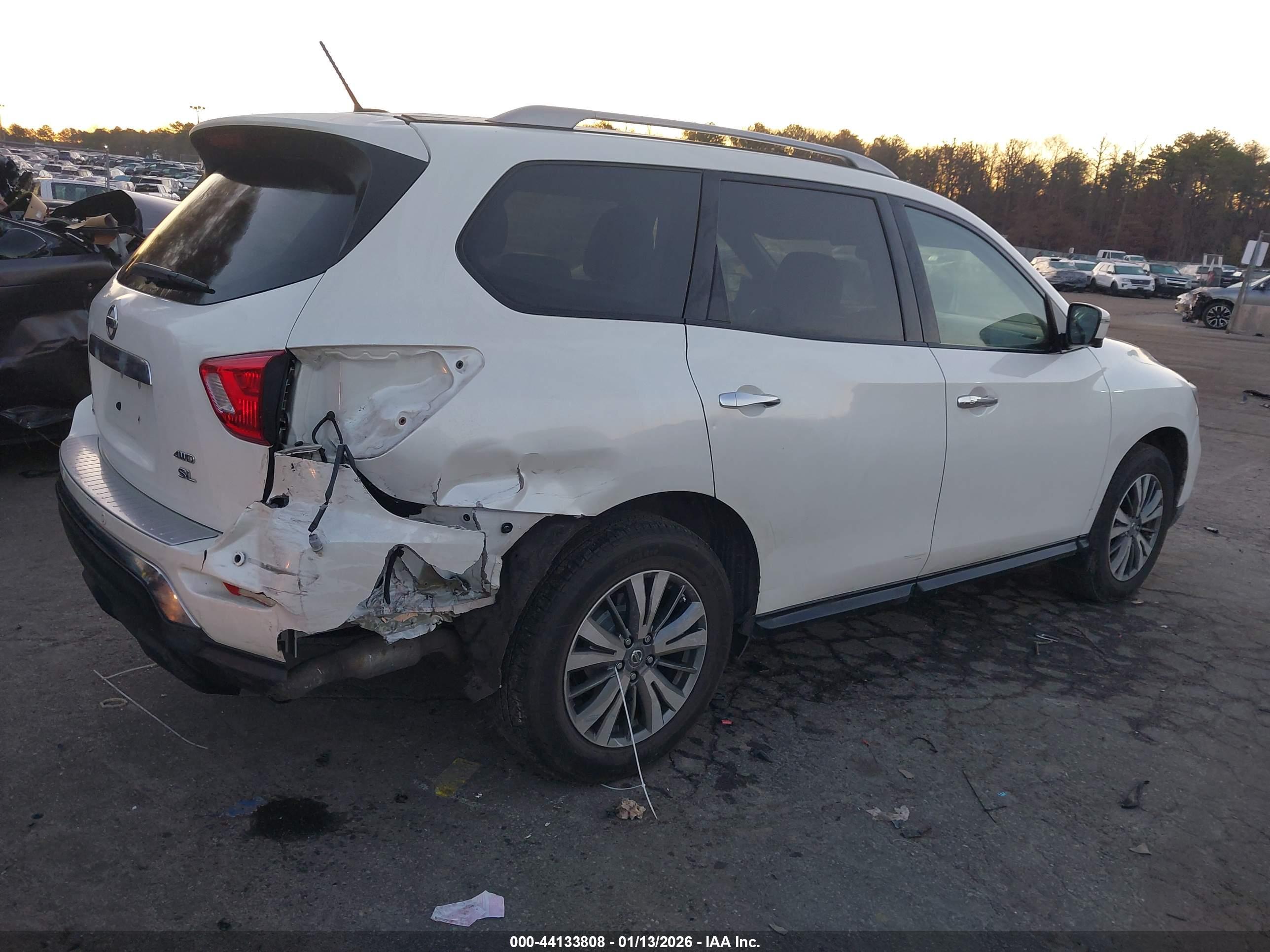 NISSAN PATHFINDER image 6