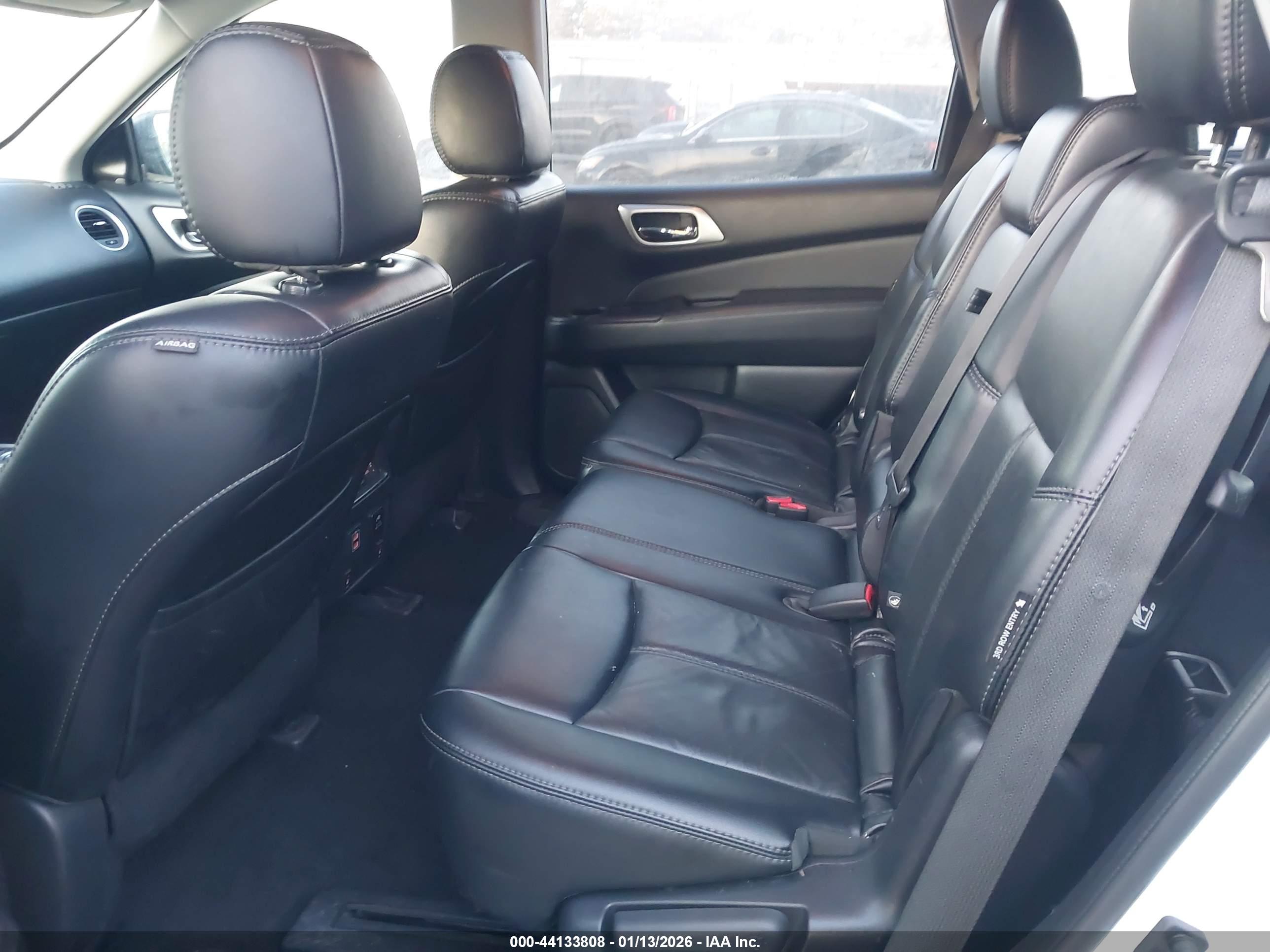 NISSAN PATHFINDER image 8