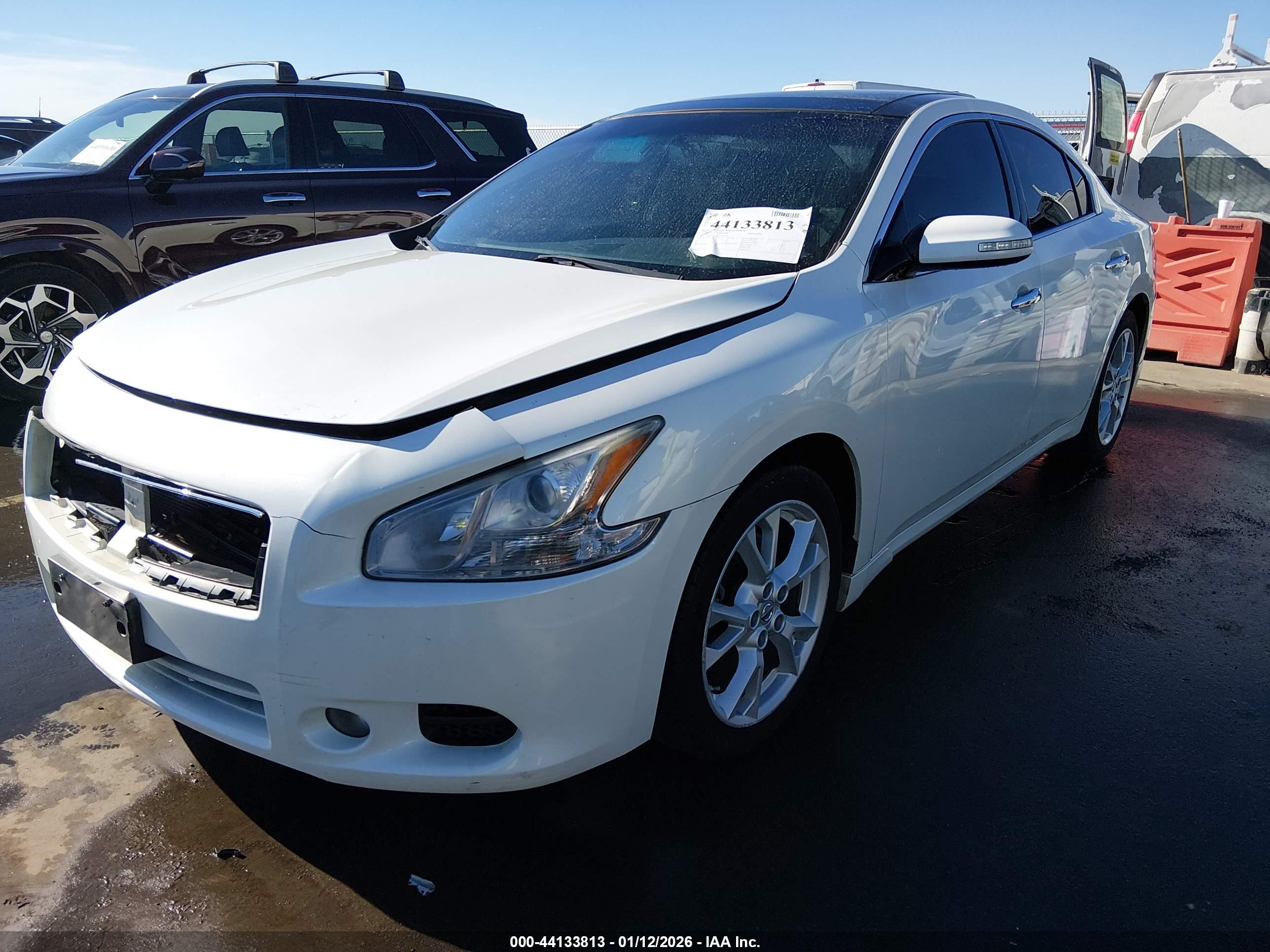 NISSAN MAXIMA image 2