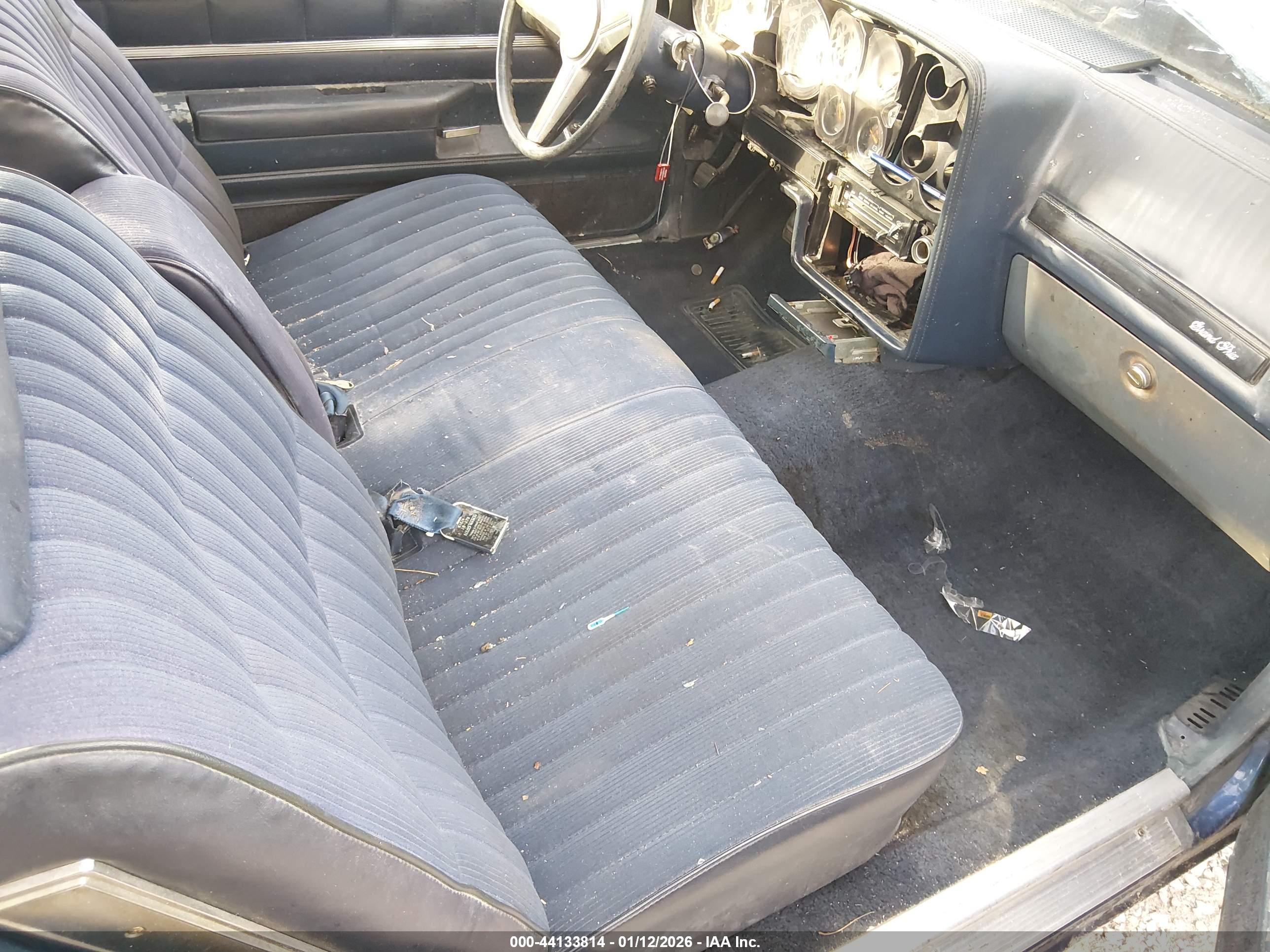 PONTIAC GRAND image 5