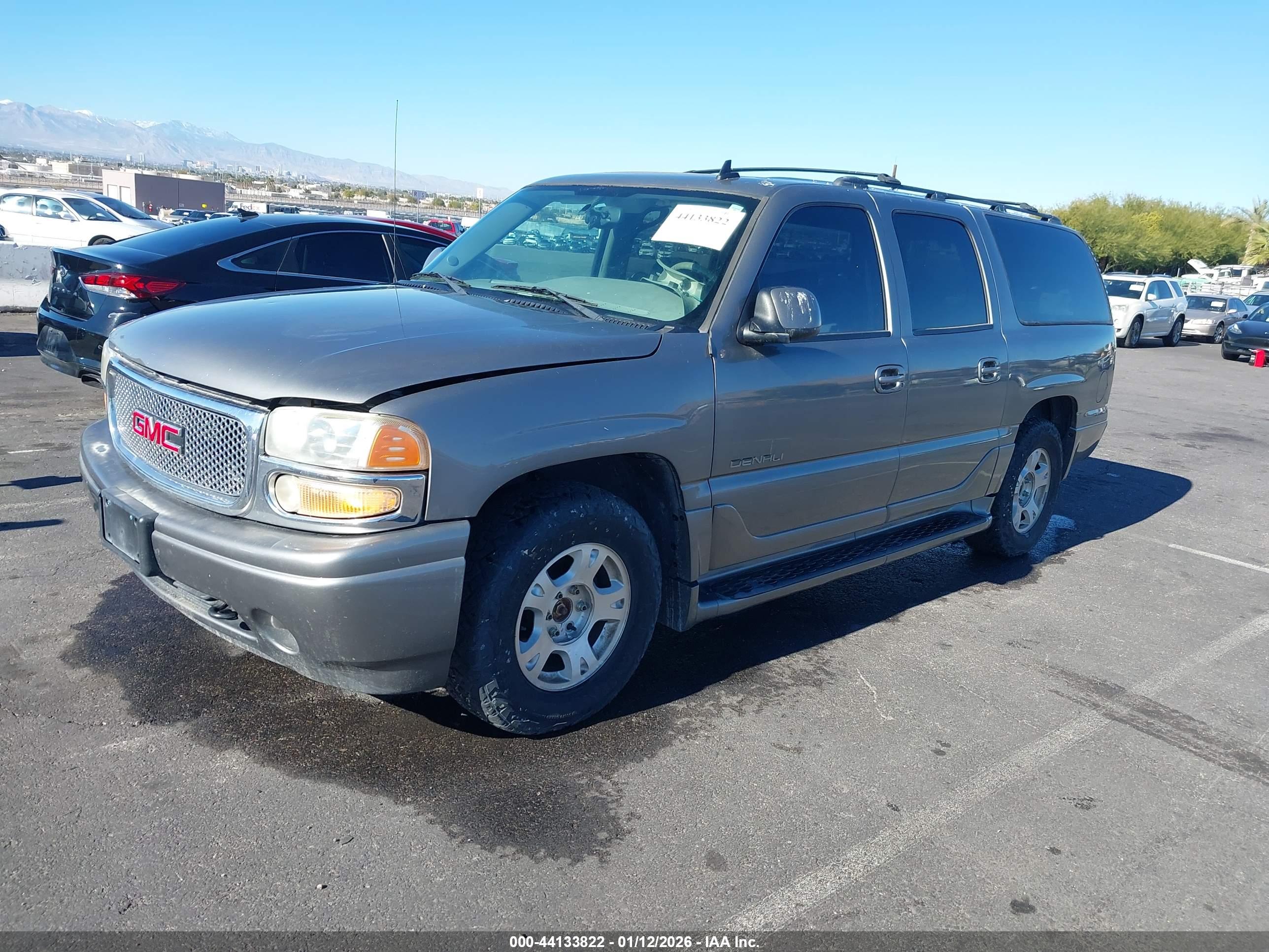 GMC YUKON image 2