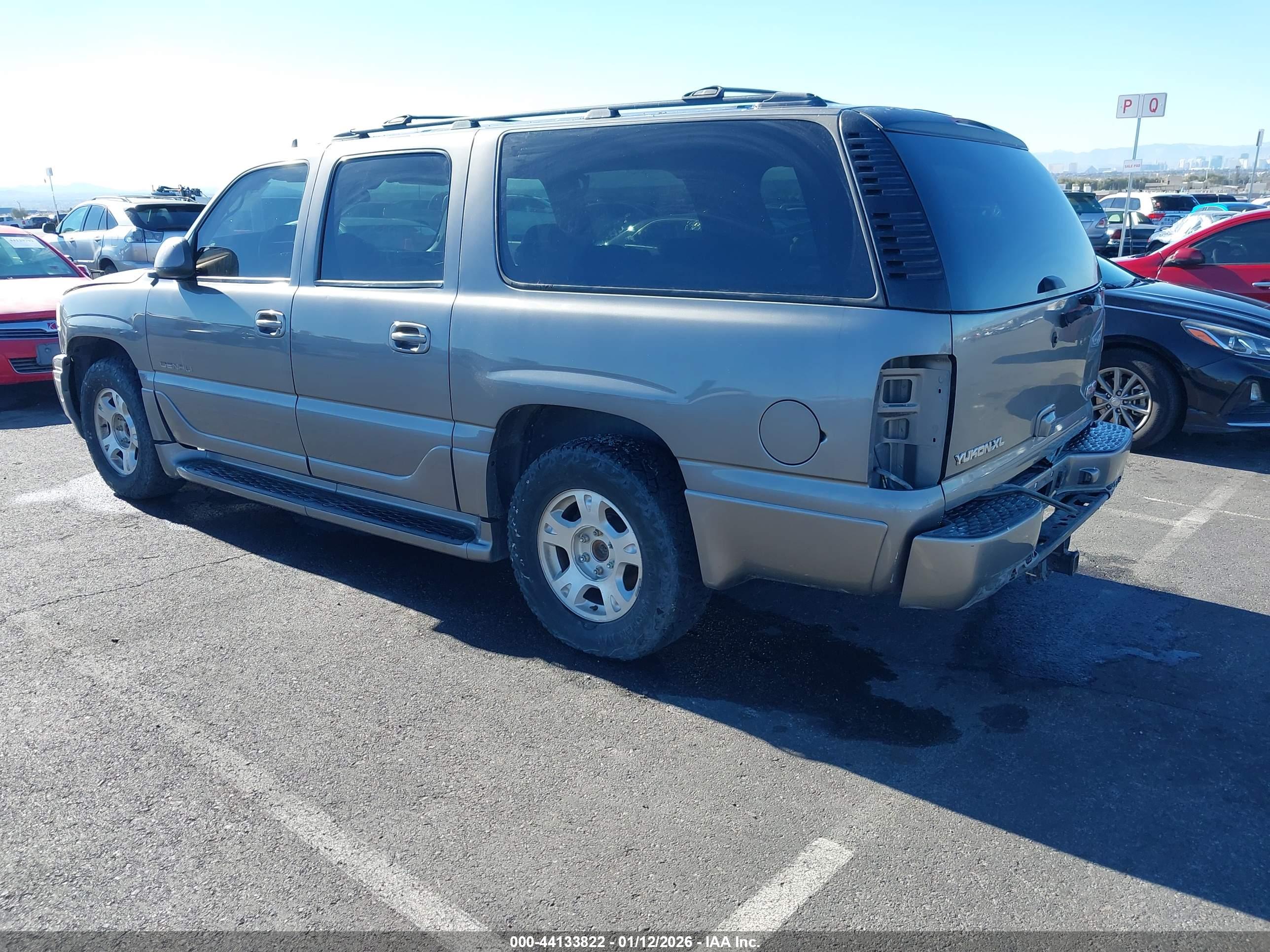 GMC YUKON image 3
