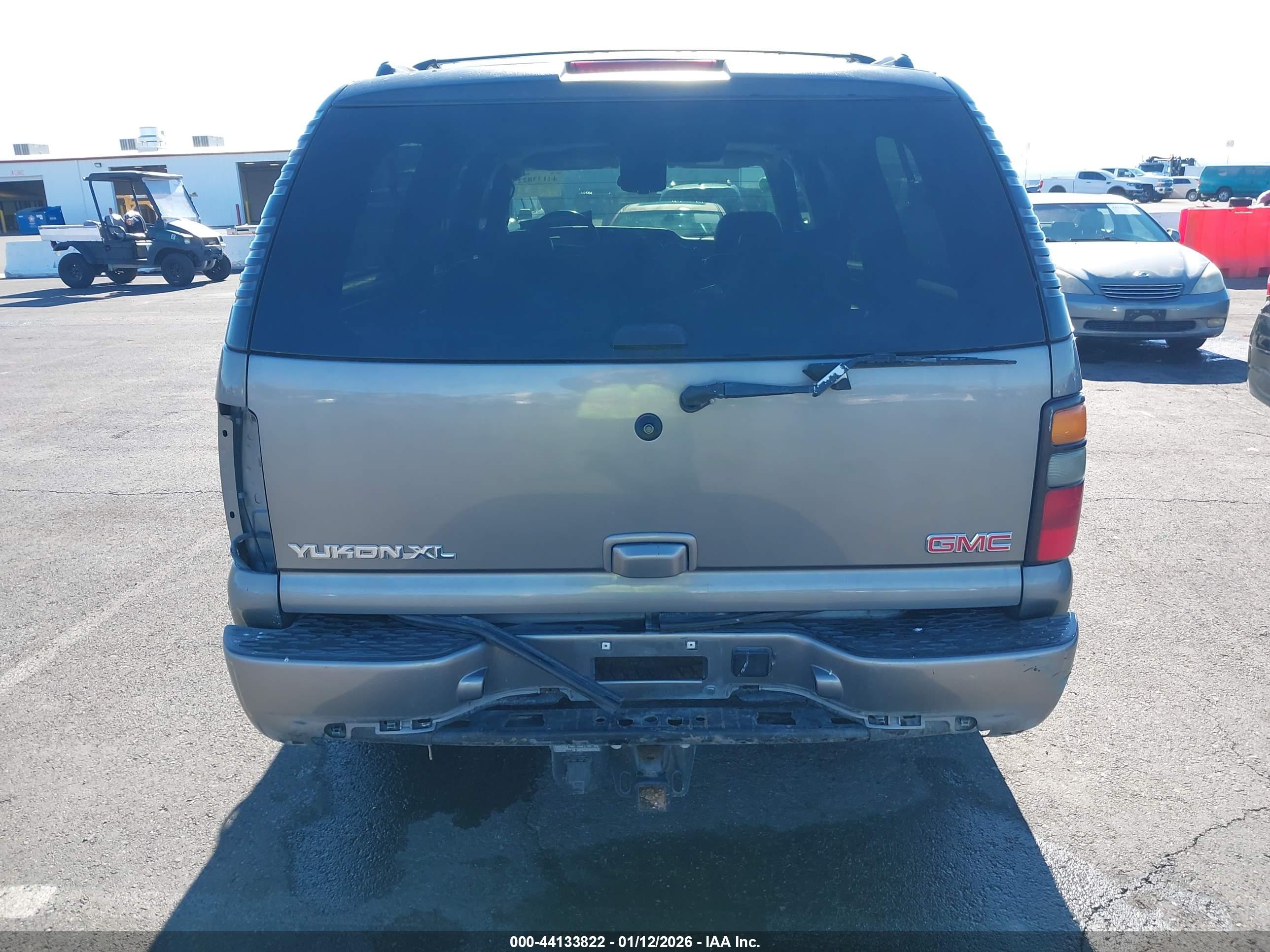 GMC YUKON image 6
