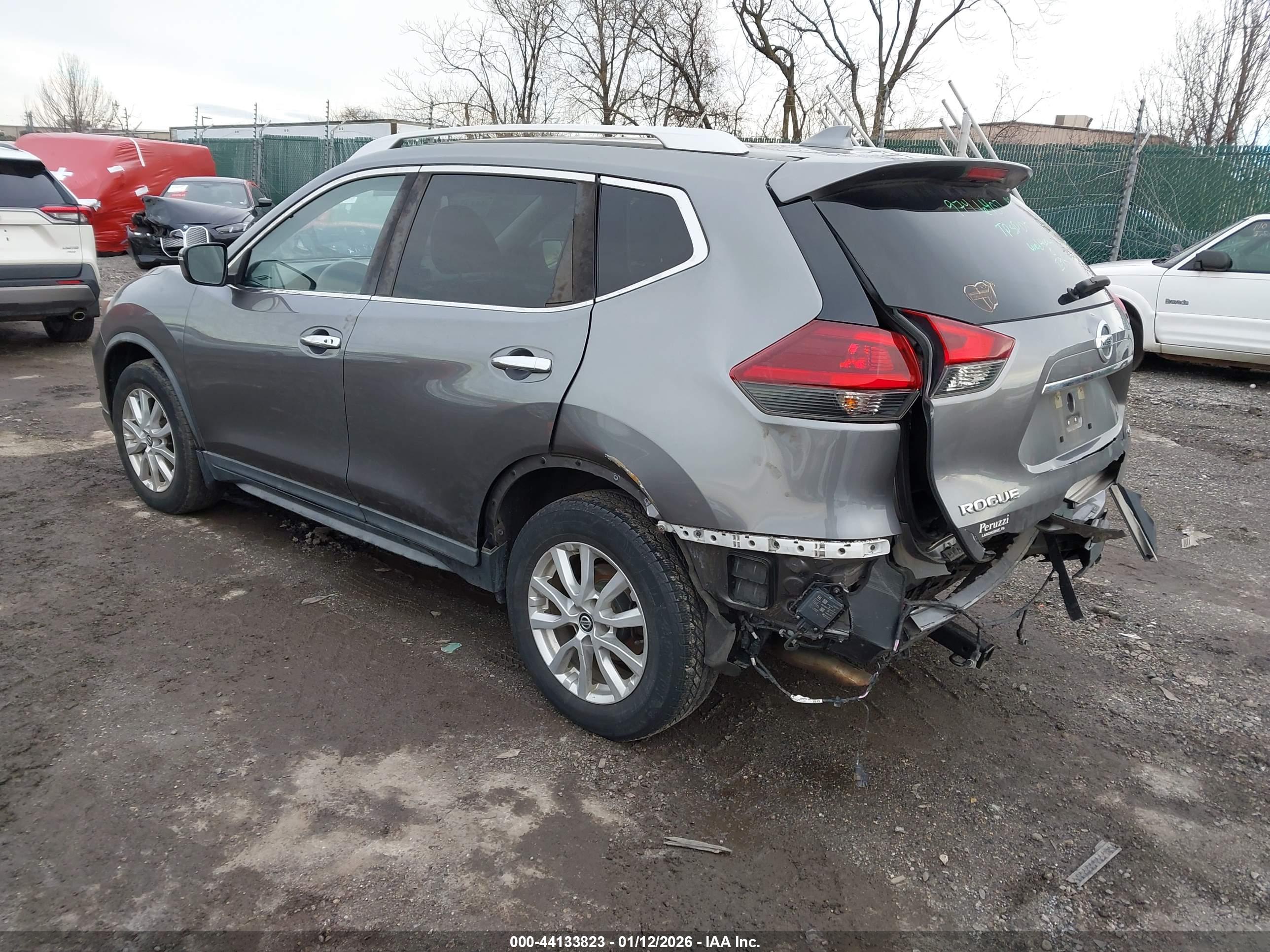 NISSAN ROGUE image 3