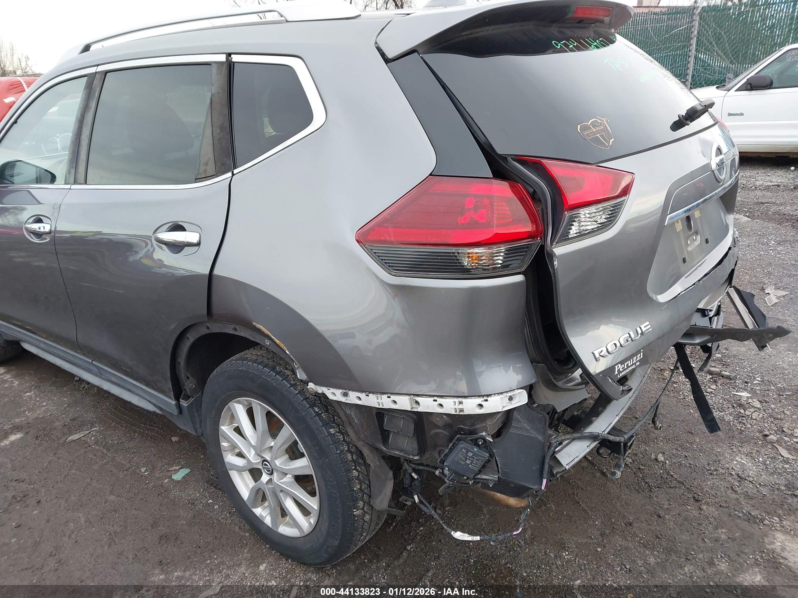 NISSAN ROGUE image 6