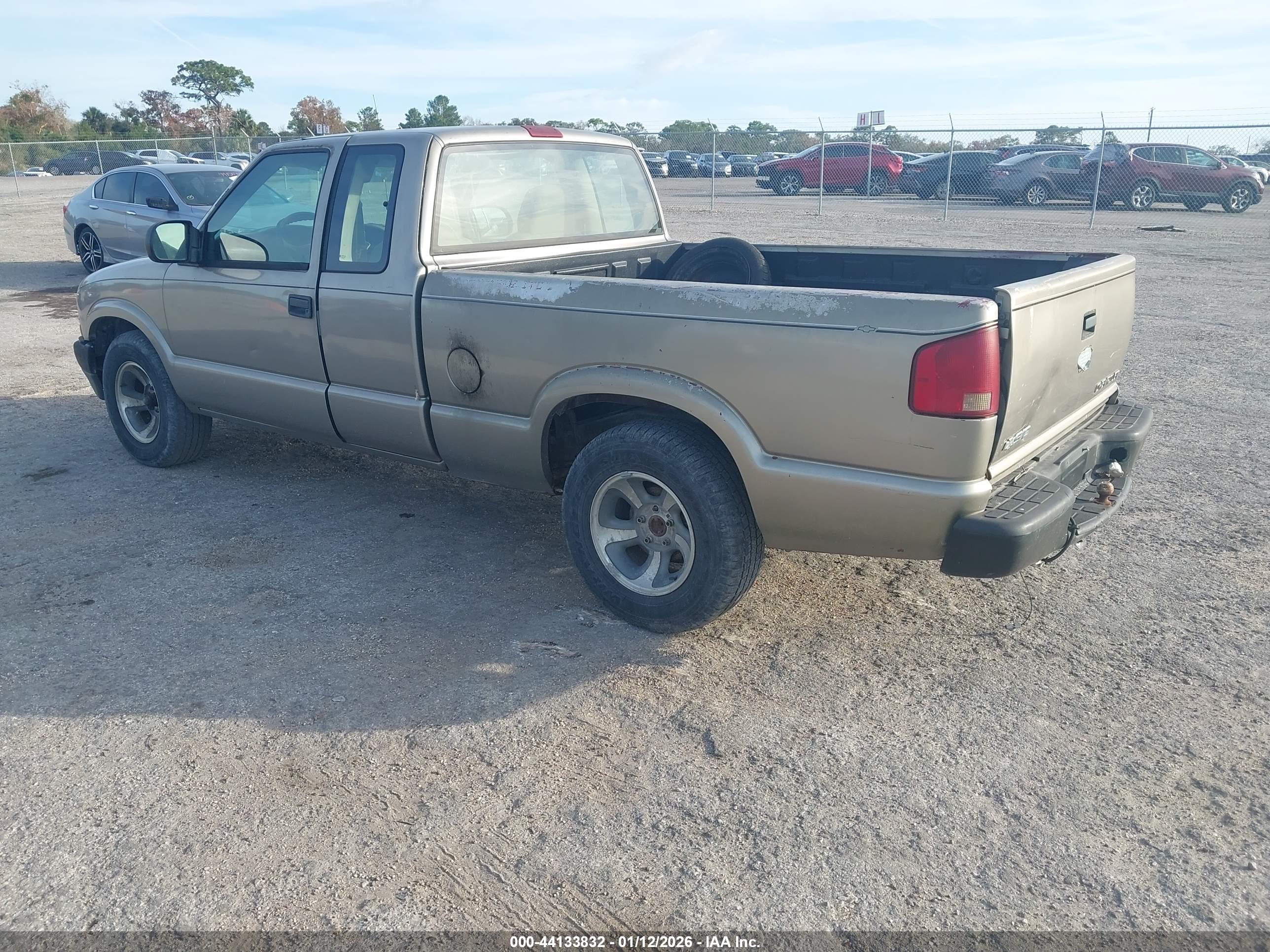 CHEVROLET S-10 image 3