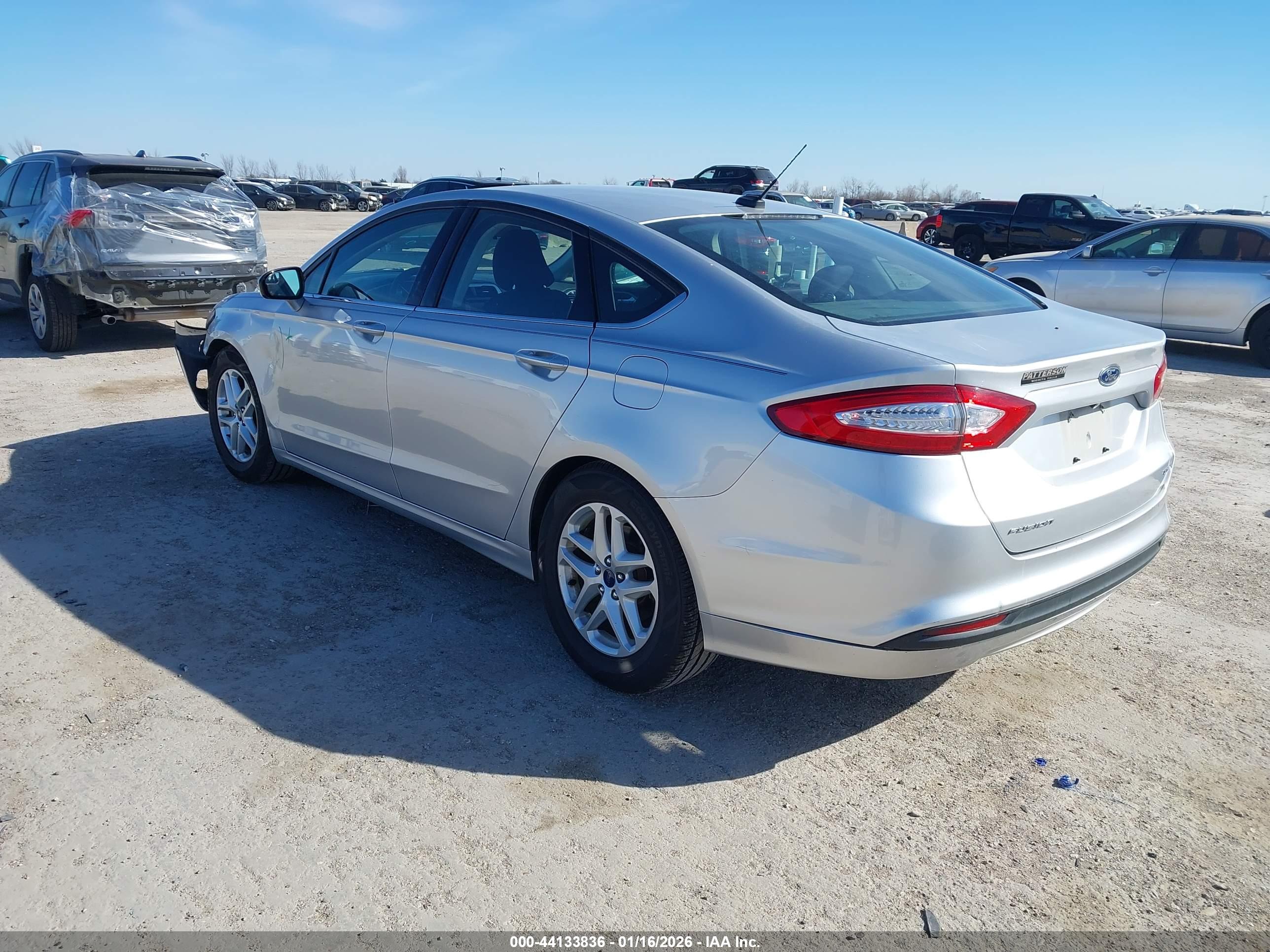 FORD FUSION image 3
