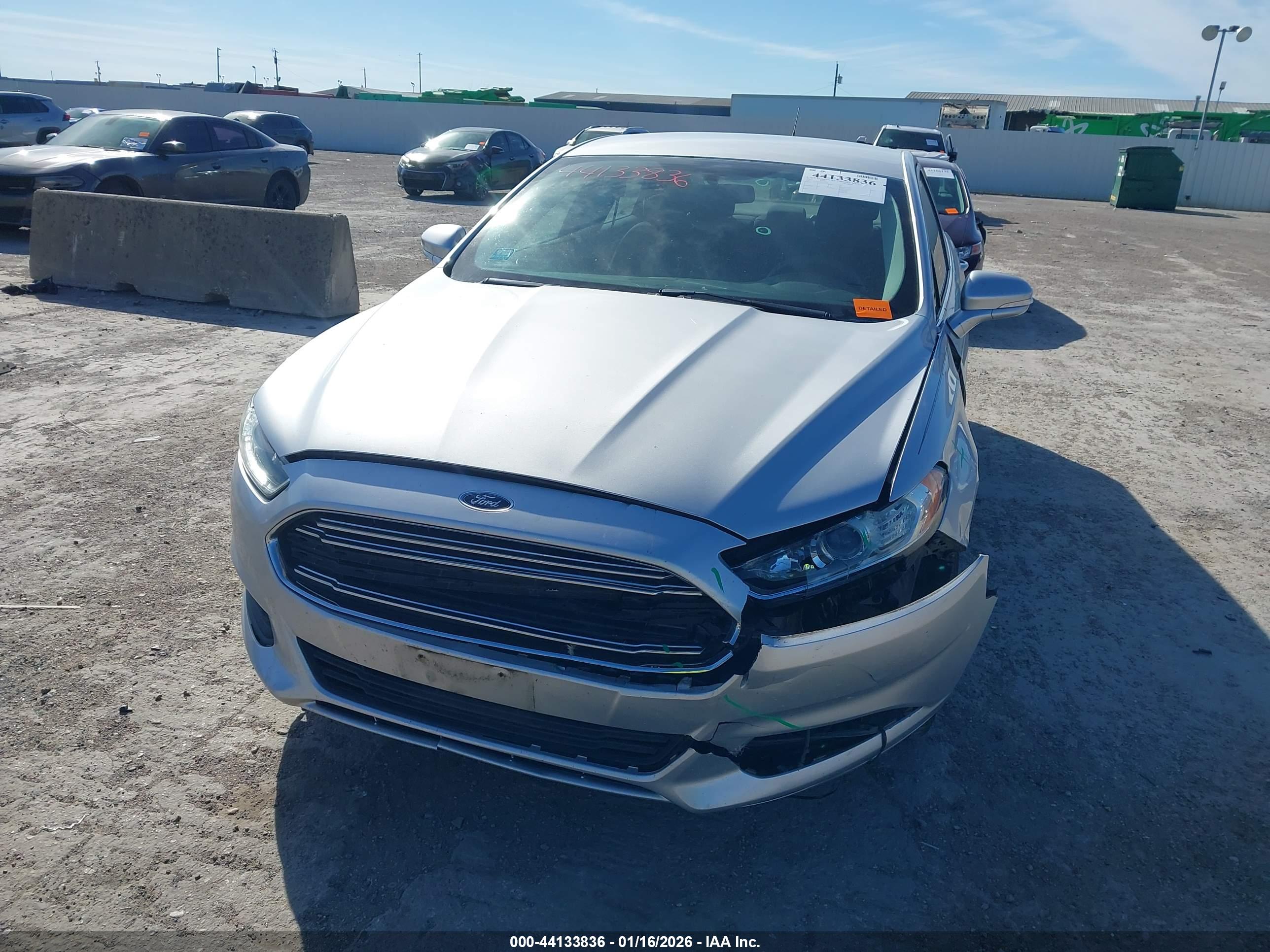 FORD FUSION image 6