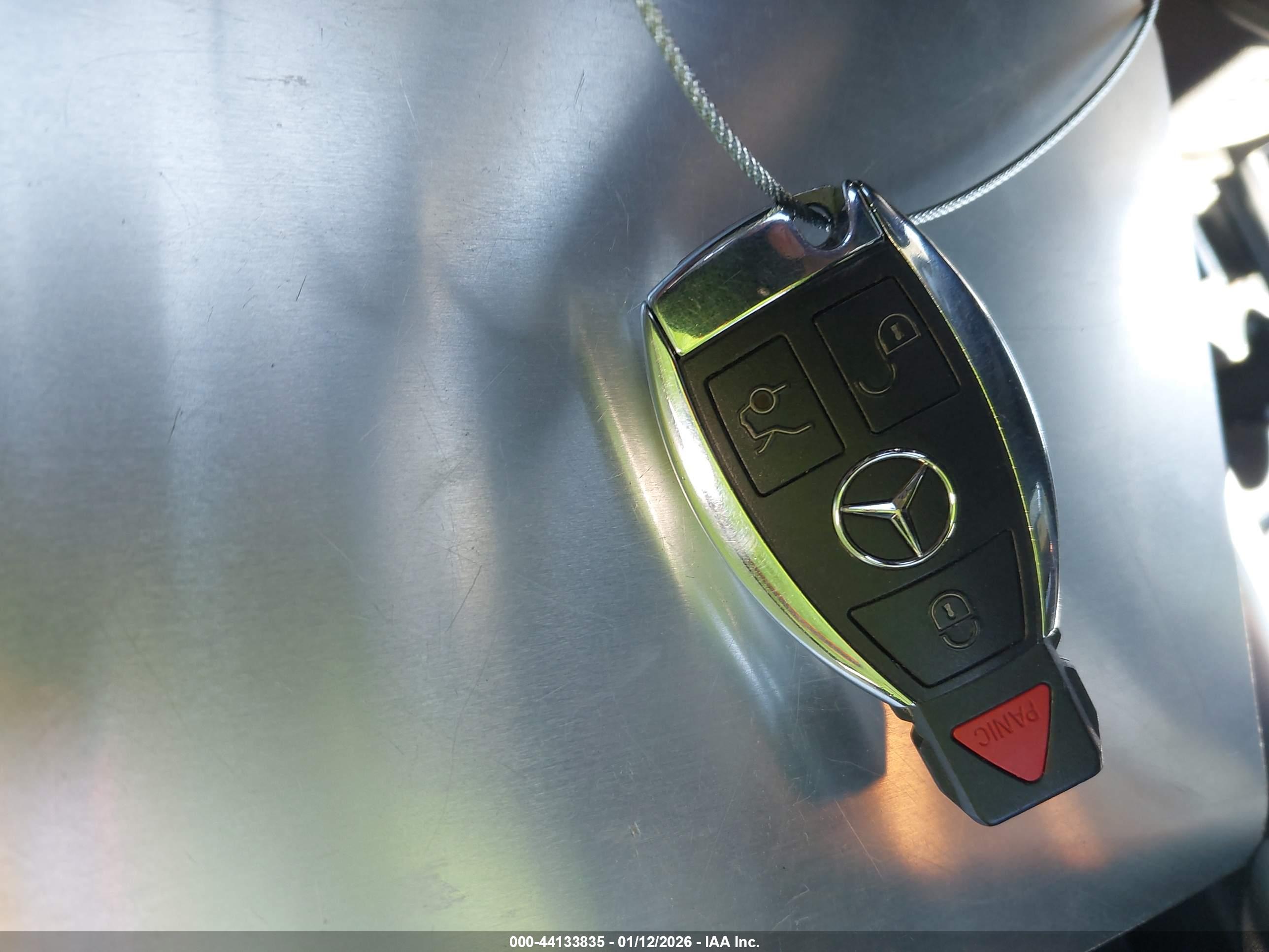 MERCEDES-BENZ E image 11